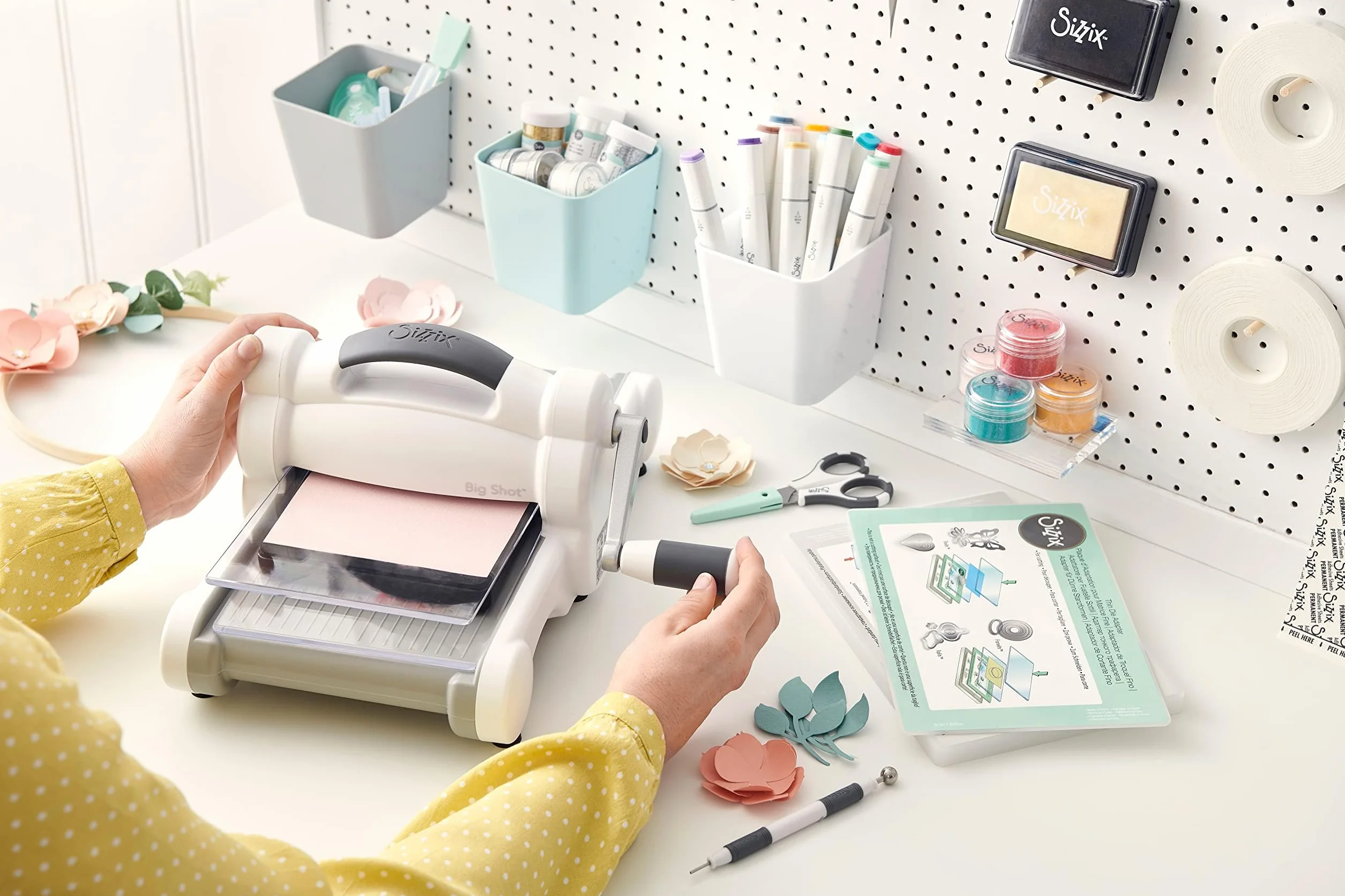 Sizzix Big Shot Macchina con Piattaforma Standard - Rullo Artigianale Versatile - Solo Macchina, Bianco & Grigio
