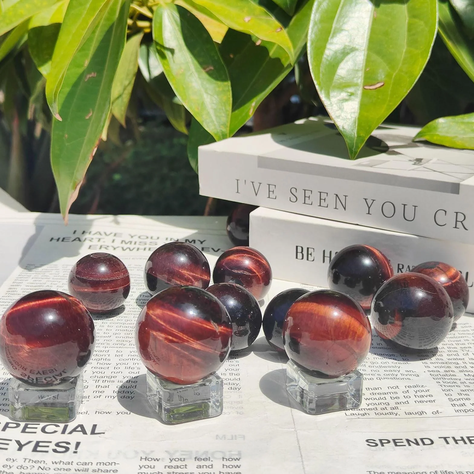 Naturalny zestaw 3 kulek z kryształu czerwonego tygrysiego oka 32-34mm do dekoracji Feng Shui