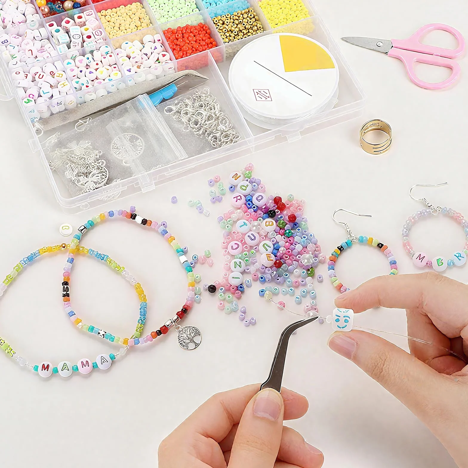 Kit per creare braccialetti con perline, 4500+ perline per braccialetti e collane fai da te, regalo artigianale per bambini
