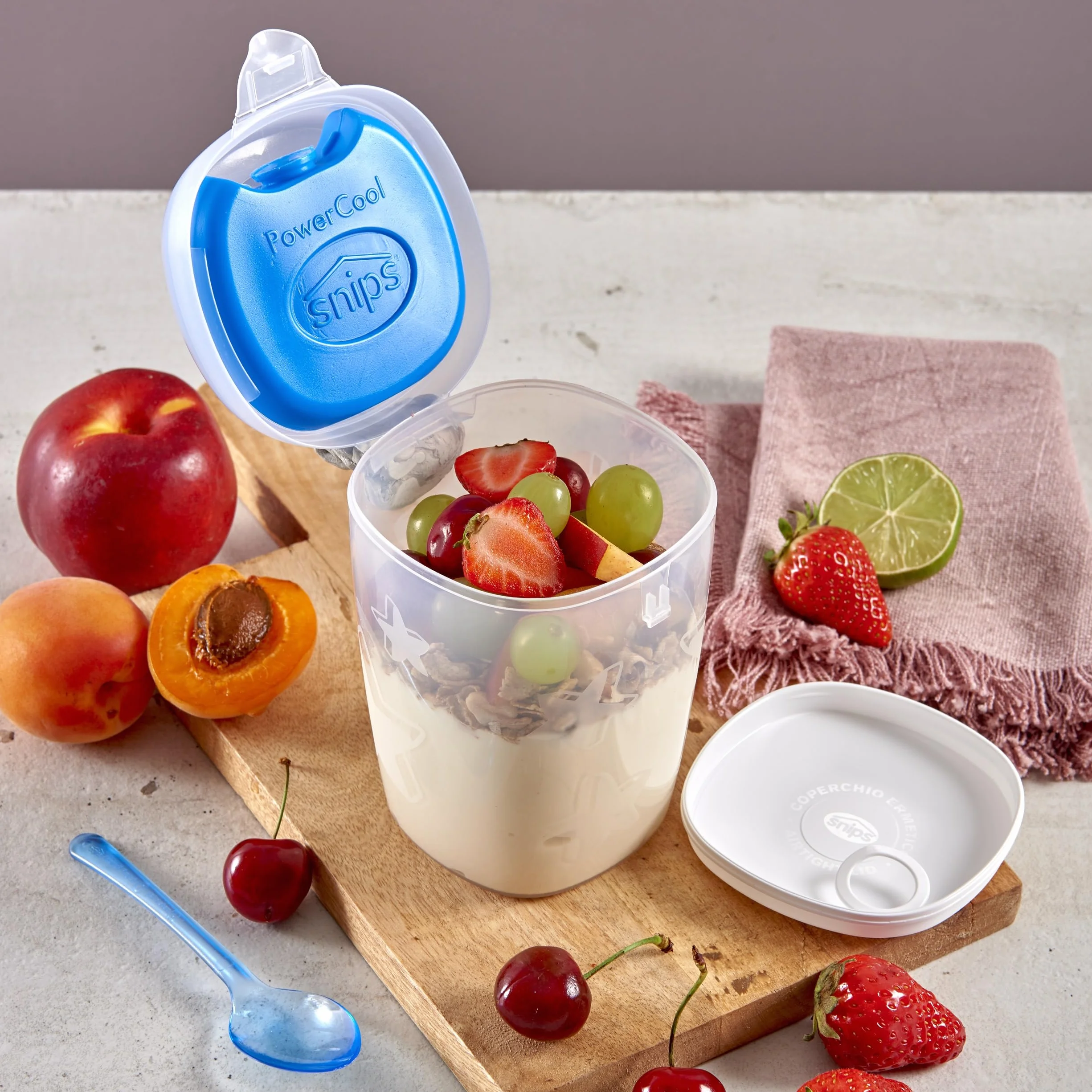 Snips Porta Yogurt Refrigerato con Cucchiaino, Lunch Box, 0,5 LT, Azzurro, Made in Italy, Bpa Free