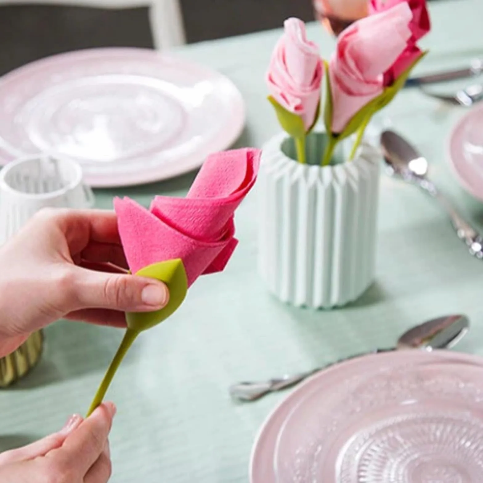 Portatovaglioli a forma di fiore Twist, Portatovaglioli a fiore e tulipano Twist, Portatovaglioli con stelo di fiori artigianale, Set di anelli per tovaglioli con fiori creativi (20Pcs)