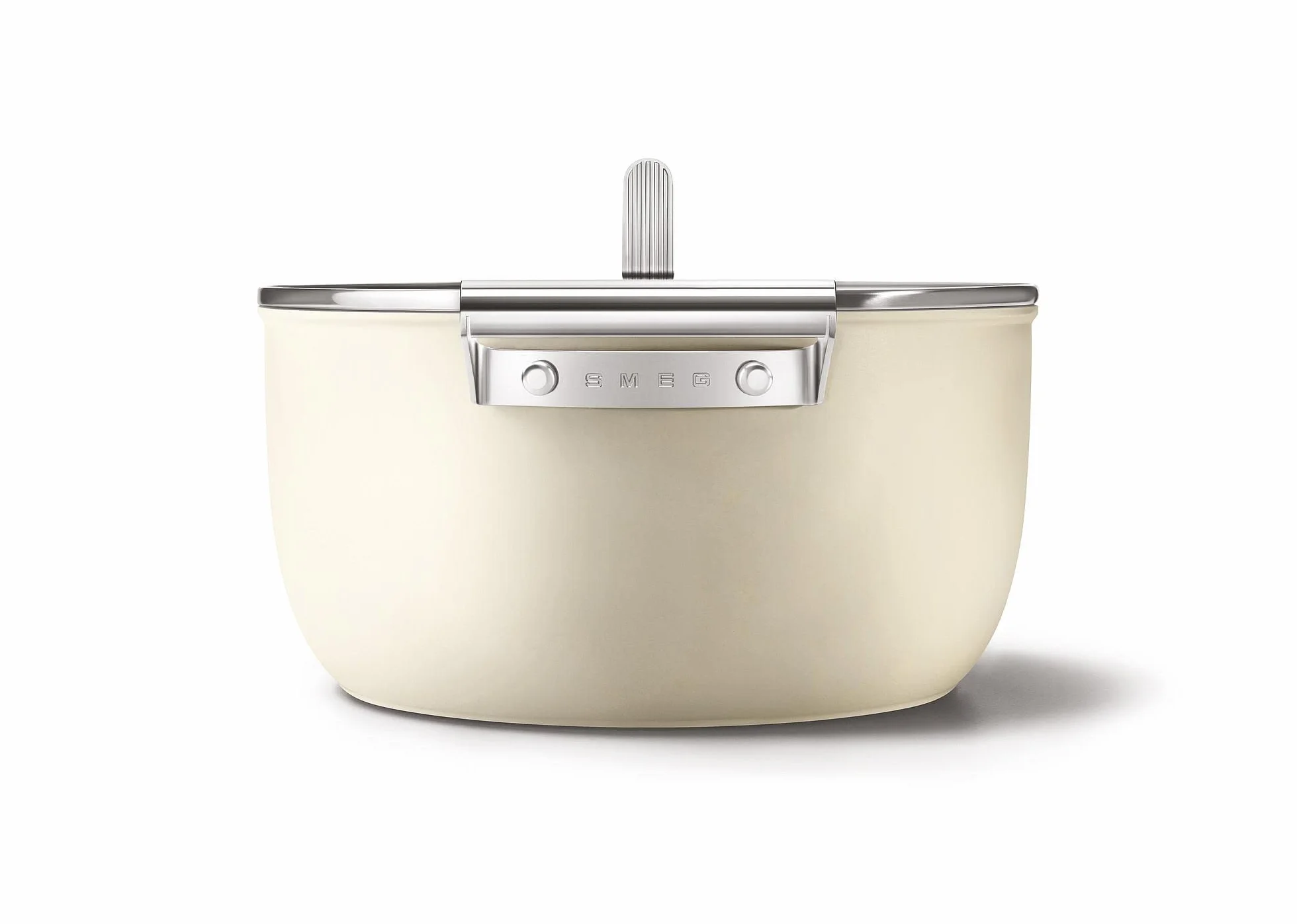 Smeg, Casseruola Antiaderente CKFC2611CRM con Coperchio Incluso, Diametro 26 cm, Maniglie Laterali in Acciaio Inox, Per Tutti i Piani Cottura, Fino a 250° in Forno, Capacità 7,7L, Panna