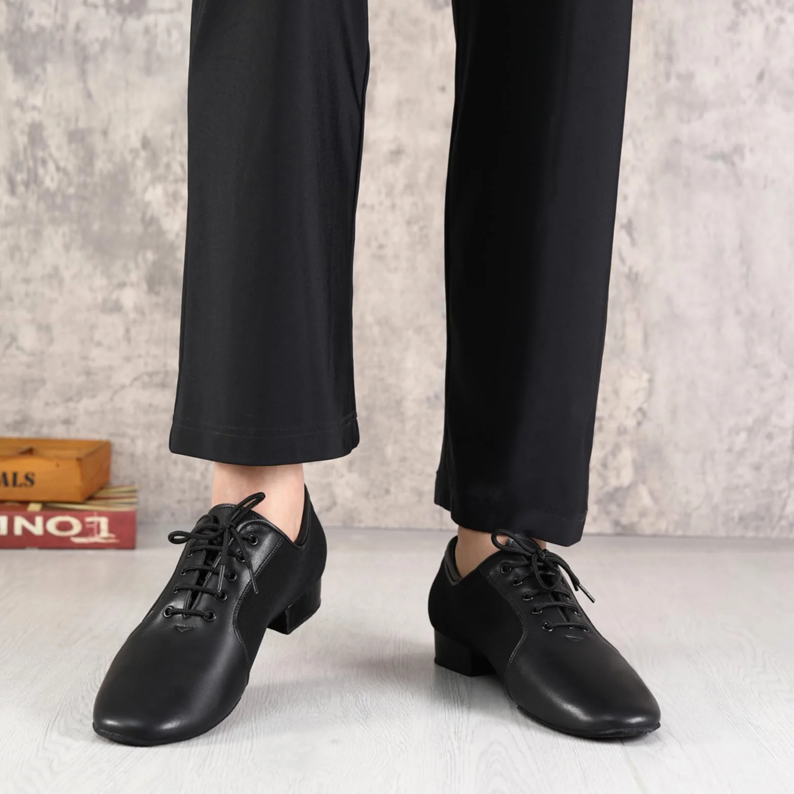 Scarpe da Ballo Latino Uomo Lacci Salsa Tango Jazz Performance Tacco Basso Scamosciata