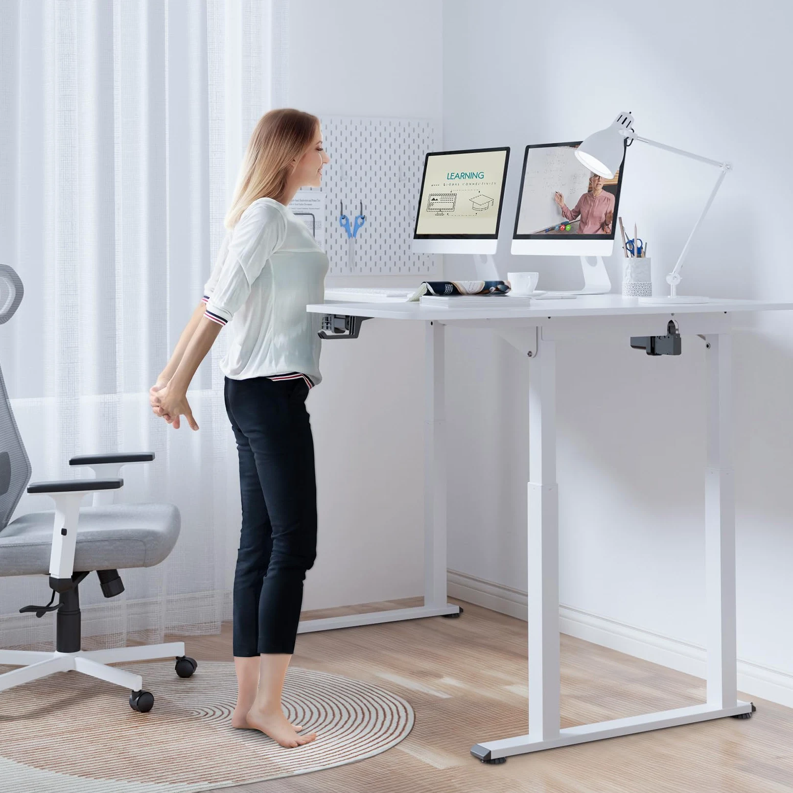 Dripex Scrivania regolabile in altezza 180x110cm, Scrivania ad angolo con doppio motore, Standing Desk con 4 gambe per una super stabilità, bianca