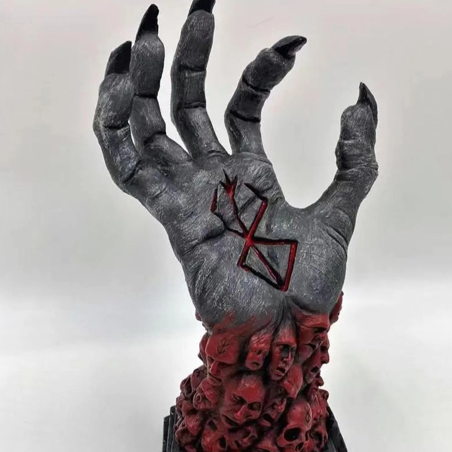 Statua Diavolo Mano di Dio Halloween Anime Berserker Ornamento Collezione Decorazione Casa