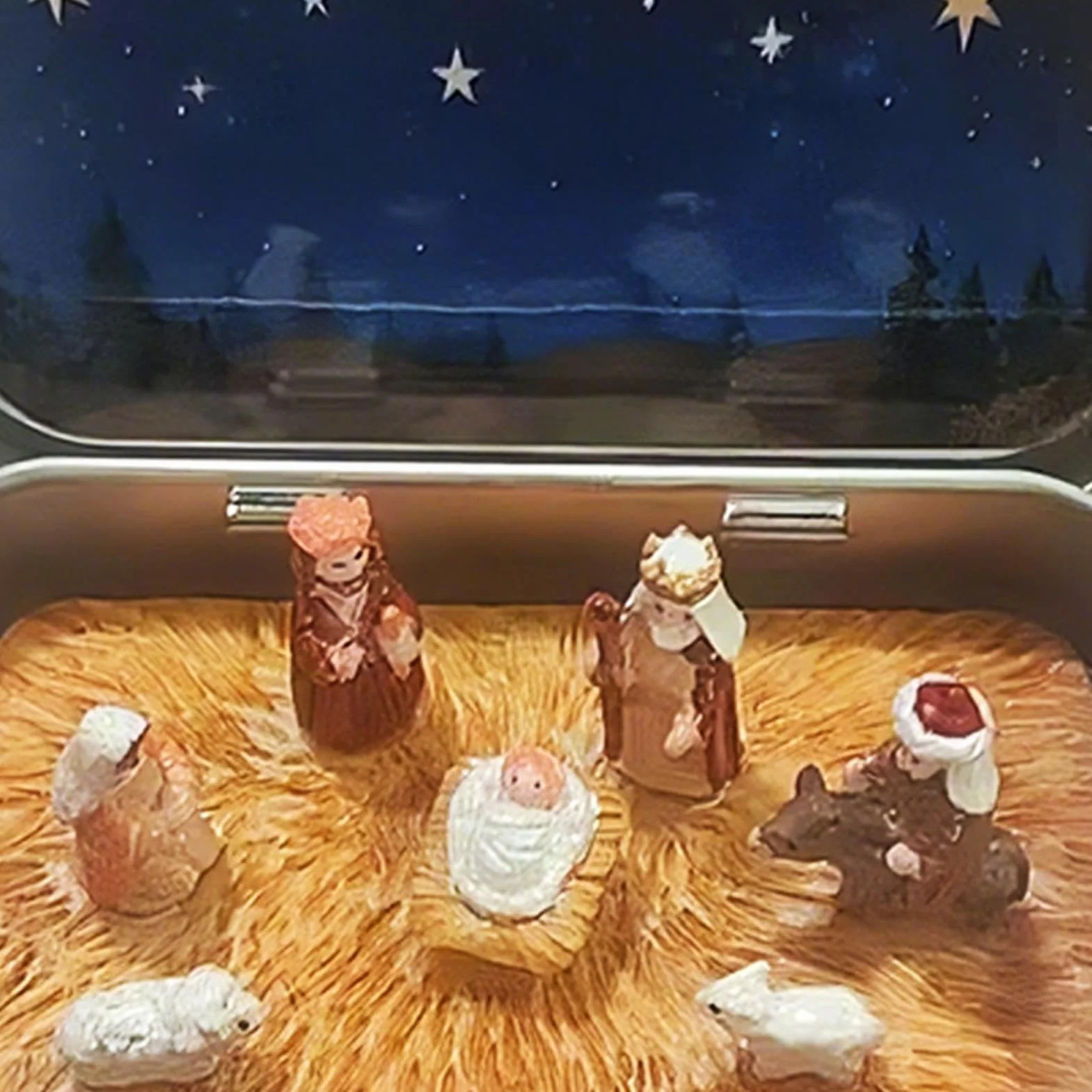 Presepe natalizio illuminato, set di statuette della Sacra Famiglia, statue di Gesù Cristo in resina, decorazione natalizia, scena in miniatura, statua in resina, presepe compatto in scatola di latta
