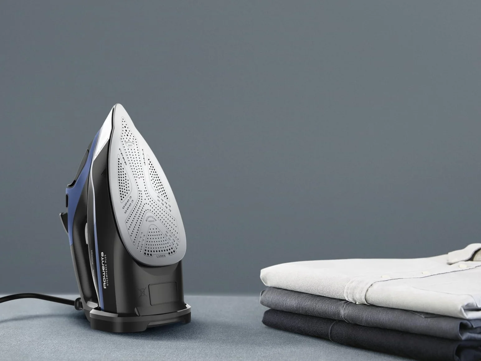 Rowenta Steam Force Plus, Ferro da Stiro a Vapore, 3000 W di Potenza, Sistema Anticalcare, piastra Microsteam400 HD, DW9411