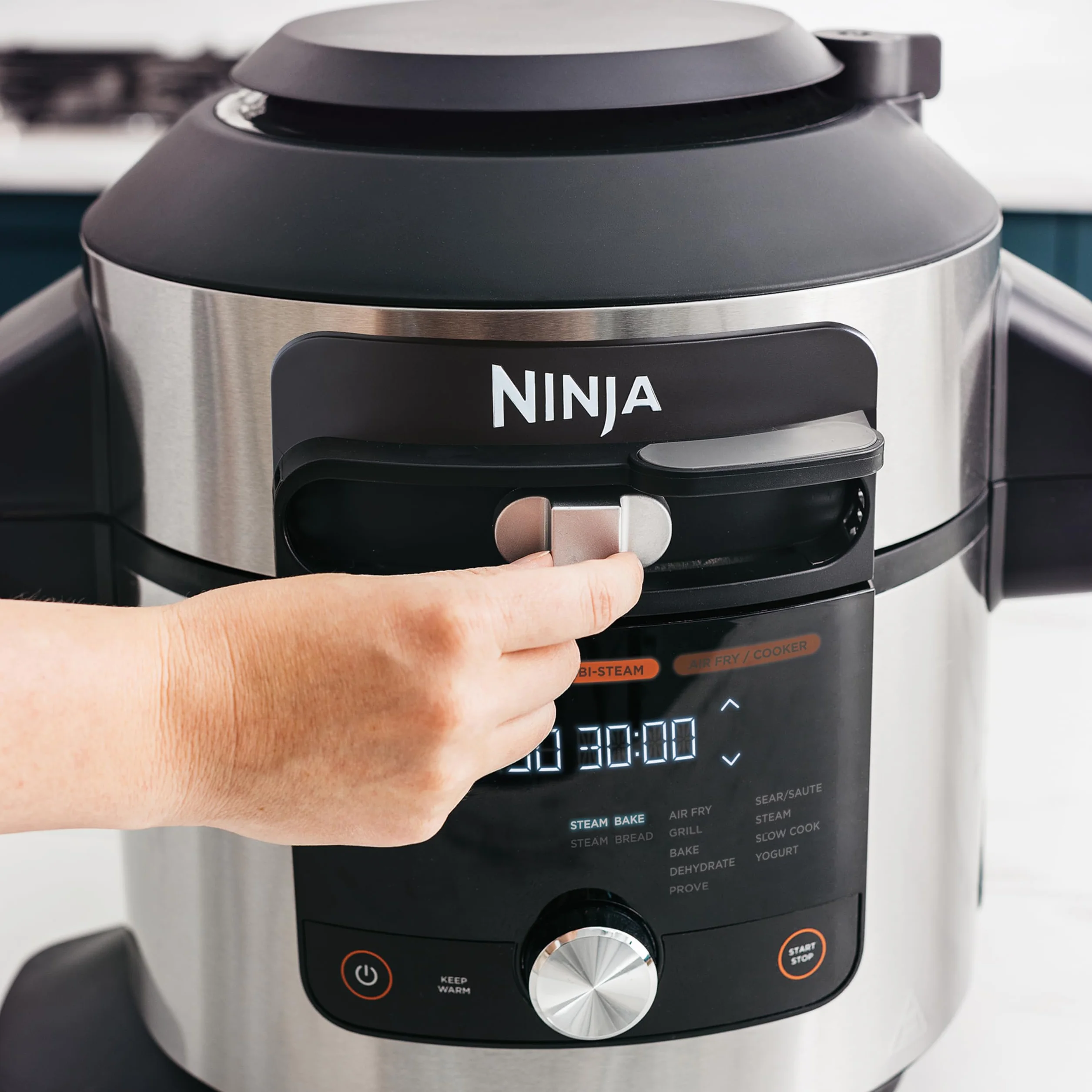Ninja Foodi MAX Multicooker 7.5L OL750EU - SmartLid, Sonda Digitale, 14 Funzioni, Pentola a Pressione, Friggitrice ad Aria, Acciaio