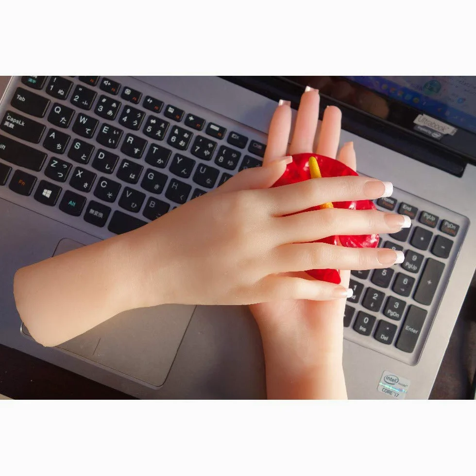 Piedi o mani in silicone, mano realistica in silicone, modello a mano in silicone, 1 paio di mani finte femminili a grandezza naturale in silicone morbido flessibile per anello braccialetto e Gl