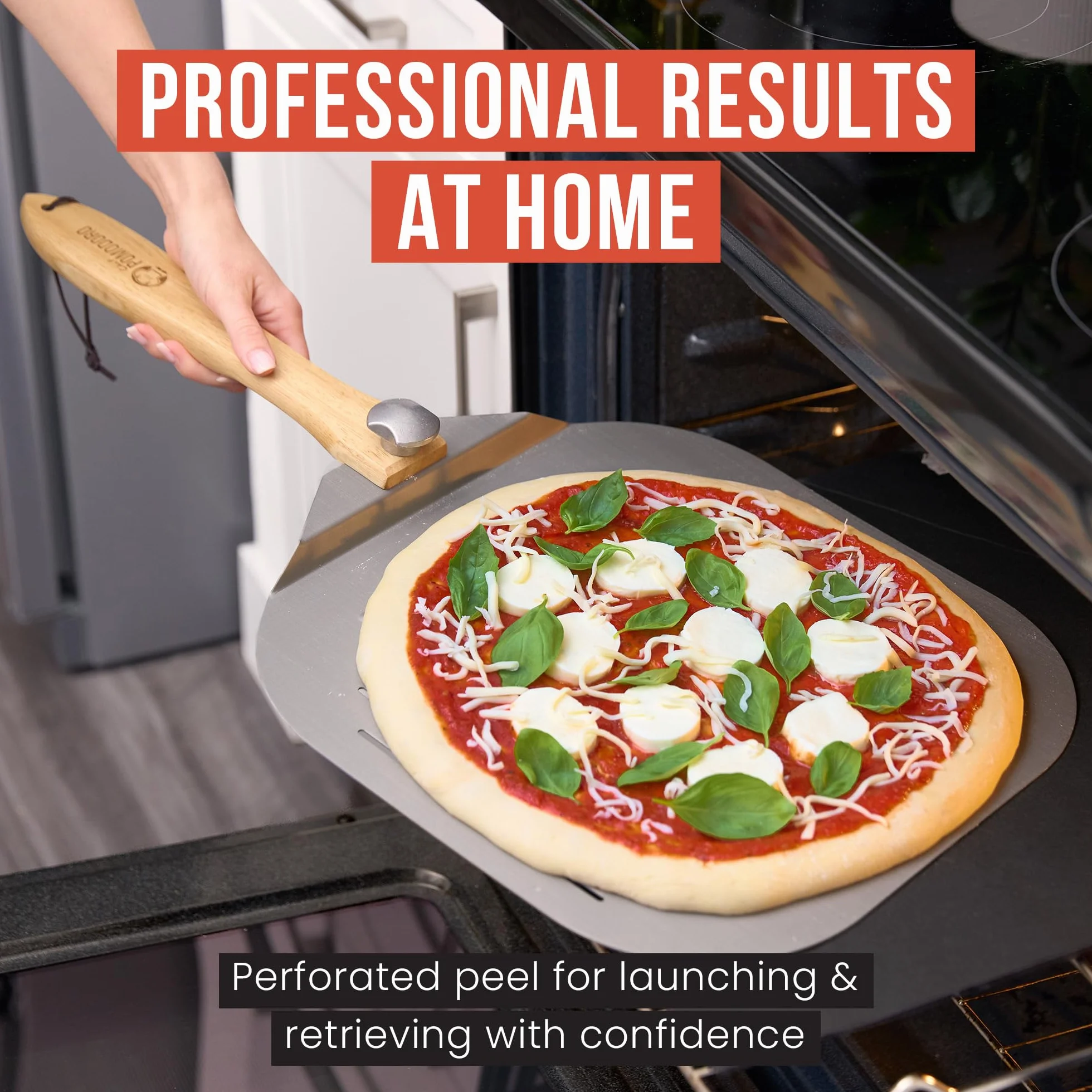 Pala per Pizza Forata in Alluminio con Manico Pieghevole 35,6 x 40,6 cm Chef Pomodoro