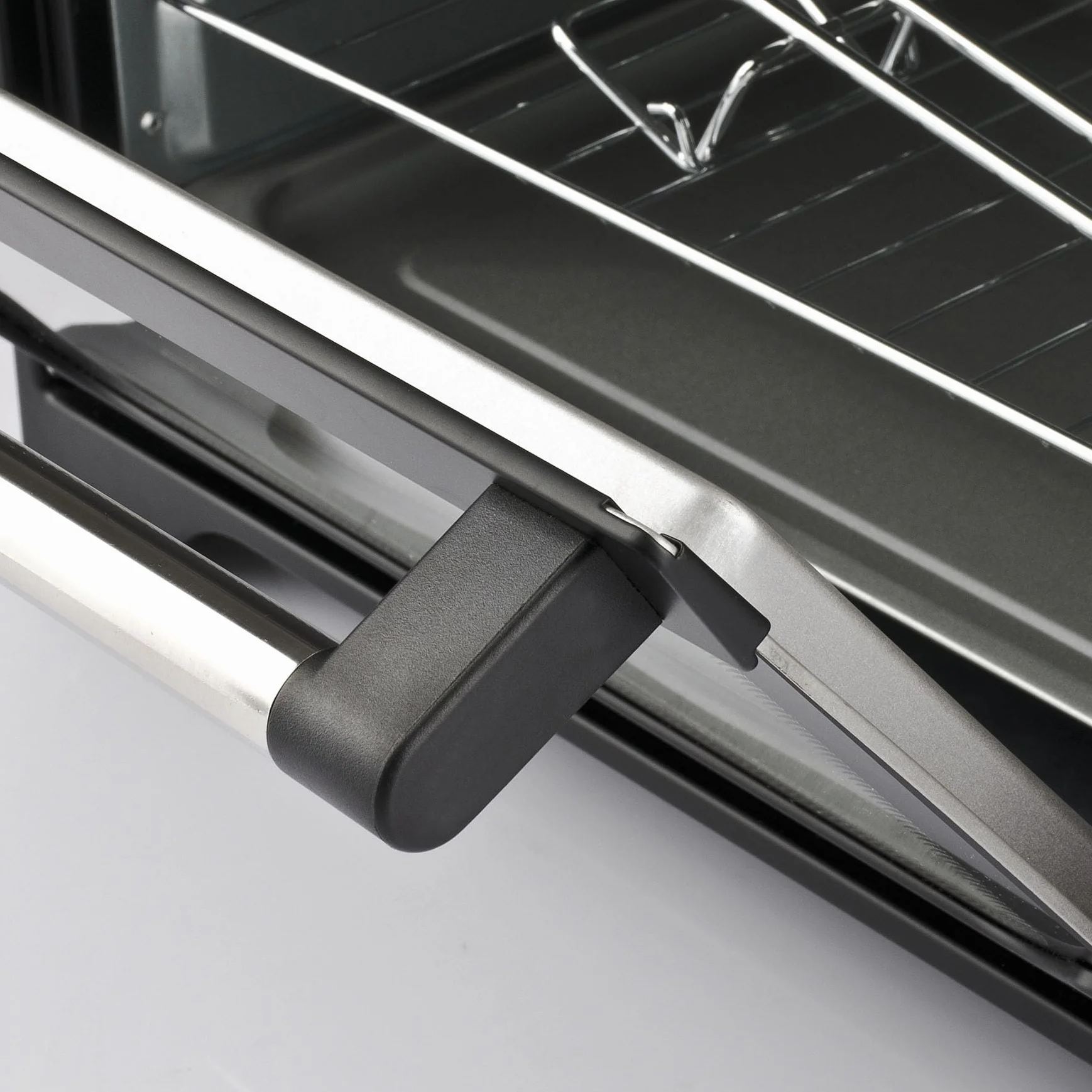 Girmi FE30 Forno Elettrico 1600 W Ventilazione Luce interna Timer Termostato regolabile 230° 4 resistenze Griglia Inox Nero Rosso