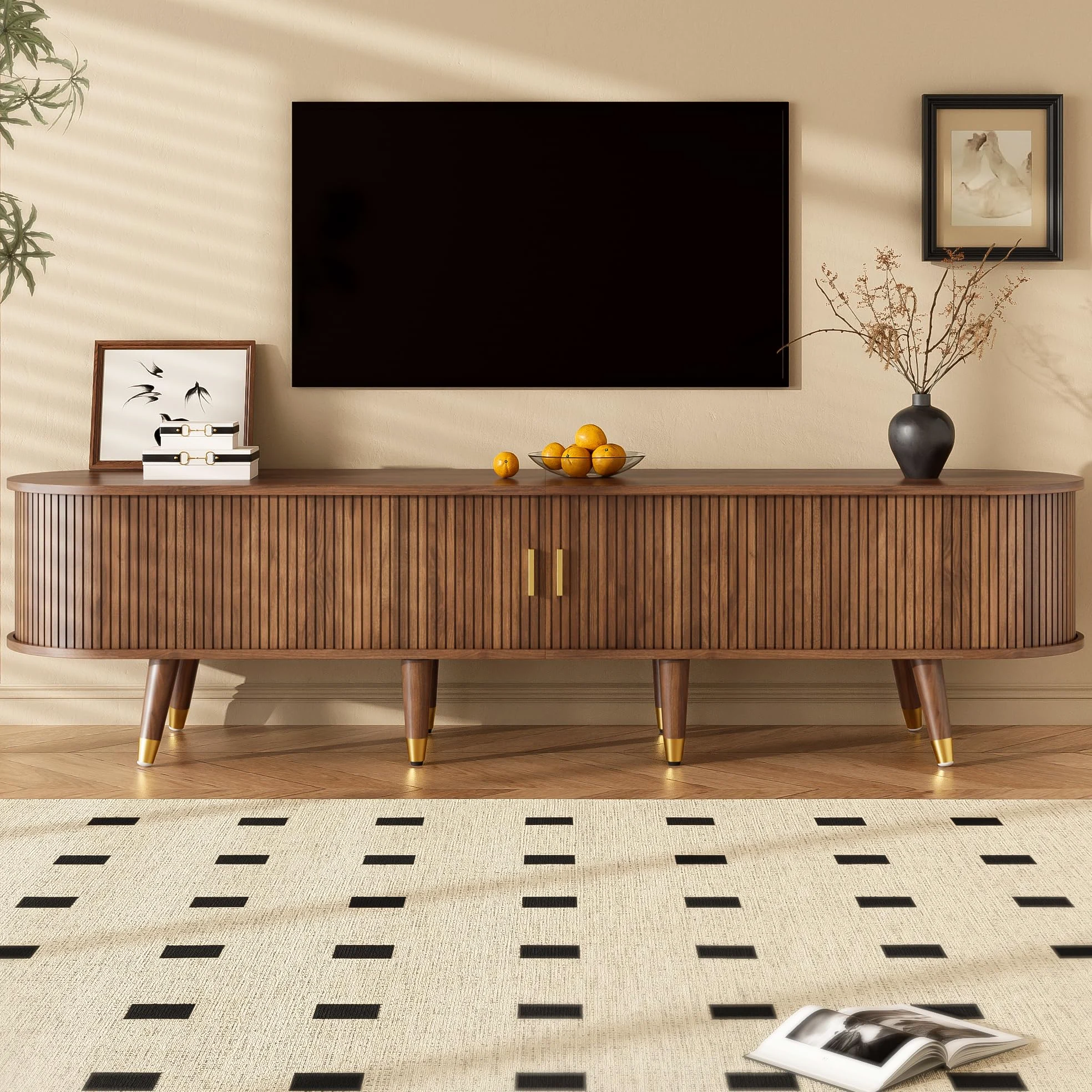 SACOOL Mobile TV stile rustico, 175 cm, con porta scorrevole in rattan, effetto noce e molto spazio di archiviazione, tavolo per TV in MDF con scomparti aperti, cassetti e armadietto, design naturale