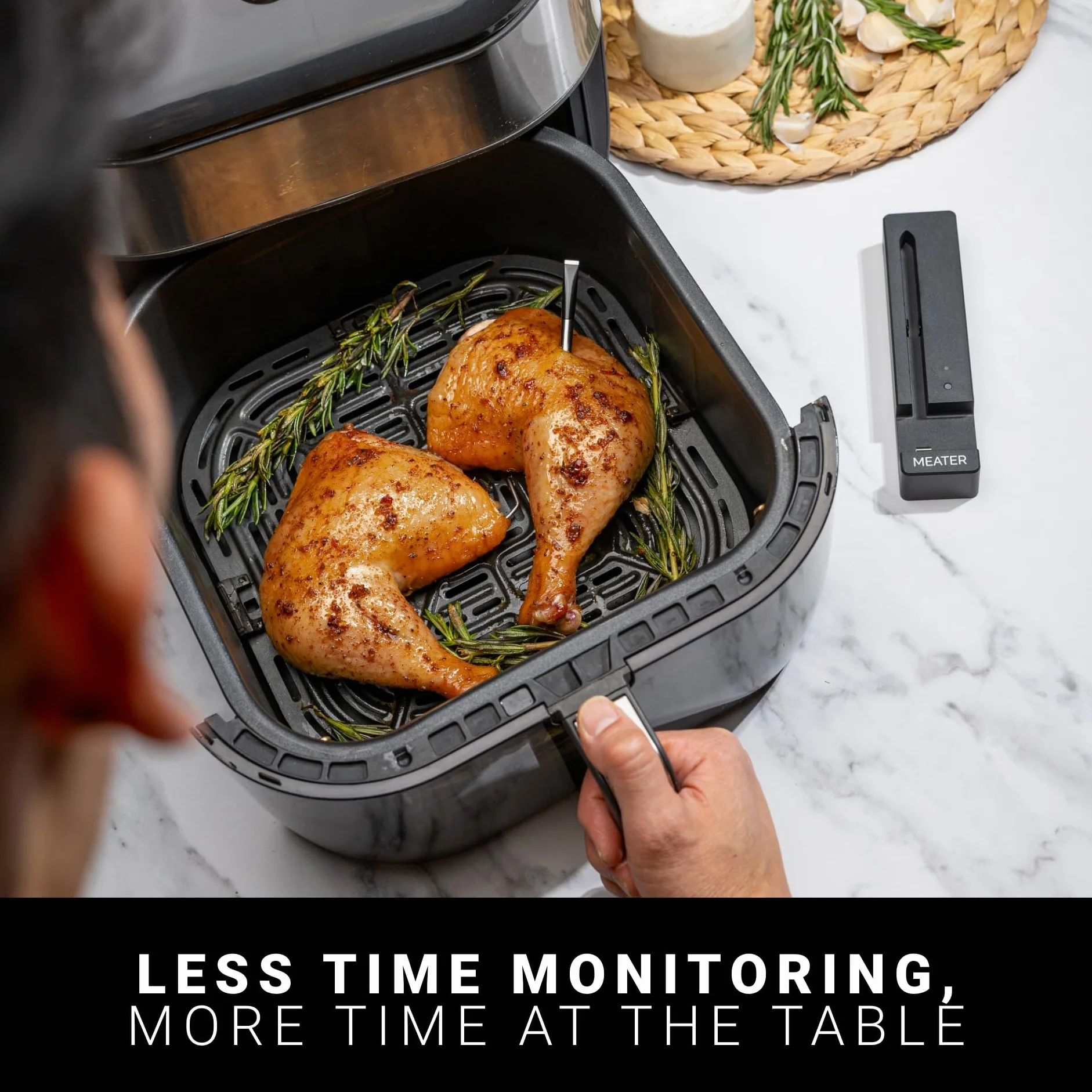 MEATER SE - Termometro per carne wireless con Bluetooth, misura temperatura interna e ambientale, perfetto per forno, grill, cucina, barbecue, girarrosto, dotato di caricatore nero