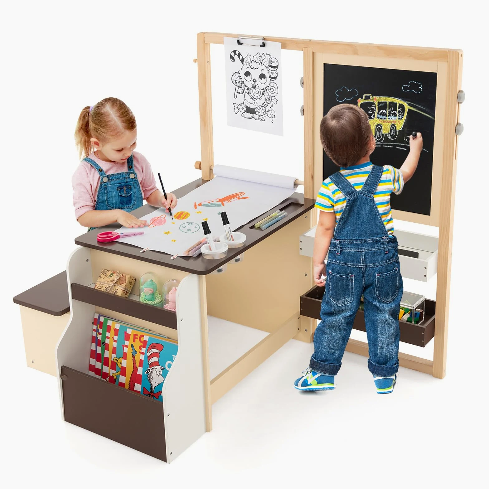 COSTWAY Set 3 in 1 Tavolo e Sedie per Bambini 3+ Anni, Tavolo in Legno Sicuro con Lavagna Cancellabile, Magnetica, Cavalletto Regolabile, Libreria e Accessori Artistici, per Disegno (Caffè)