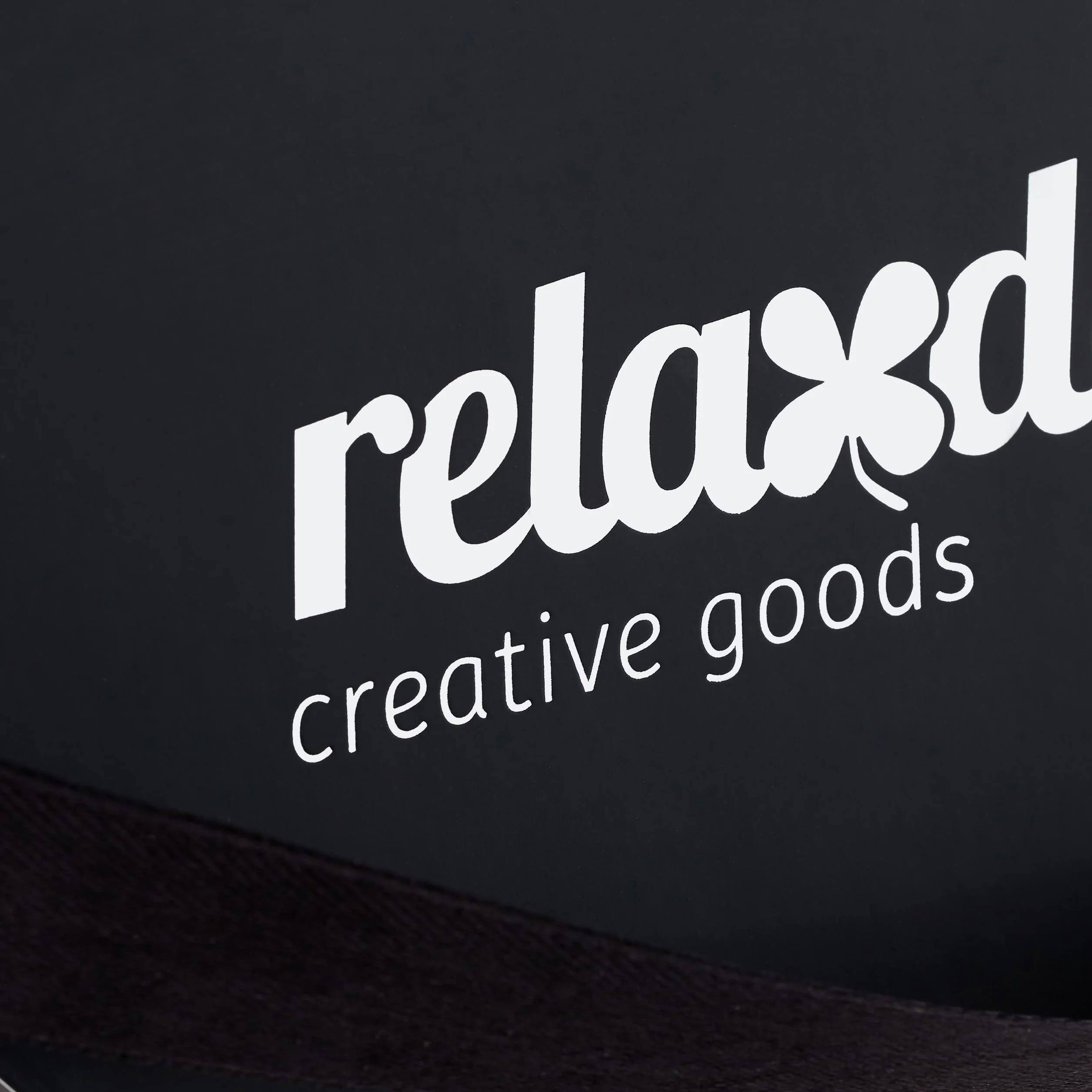 Relaxdays Box di Rose a Forma di Cuore, 18 Rose, Nero, Resistente 10 Anni, Idea Regalo, Box Decorativo, rossi