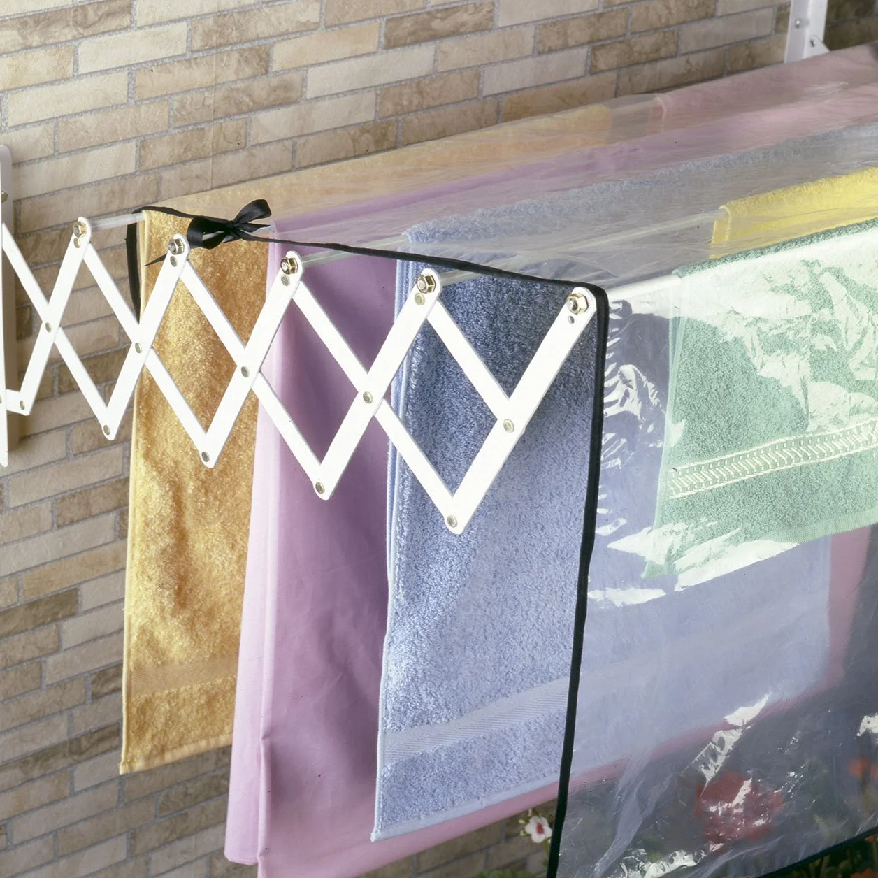 Rayen - Copritendibiancheria, Protezione Antipioggia e Antipolvere, Universale, Profumo di Limone, Materiale Resistente, Misure: 135x260 cm