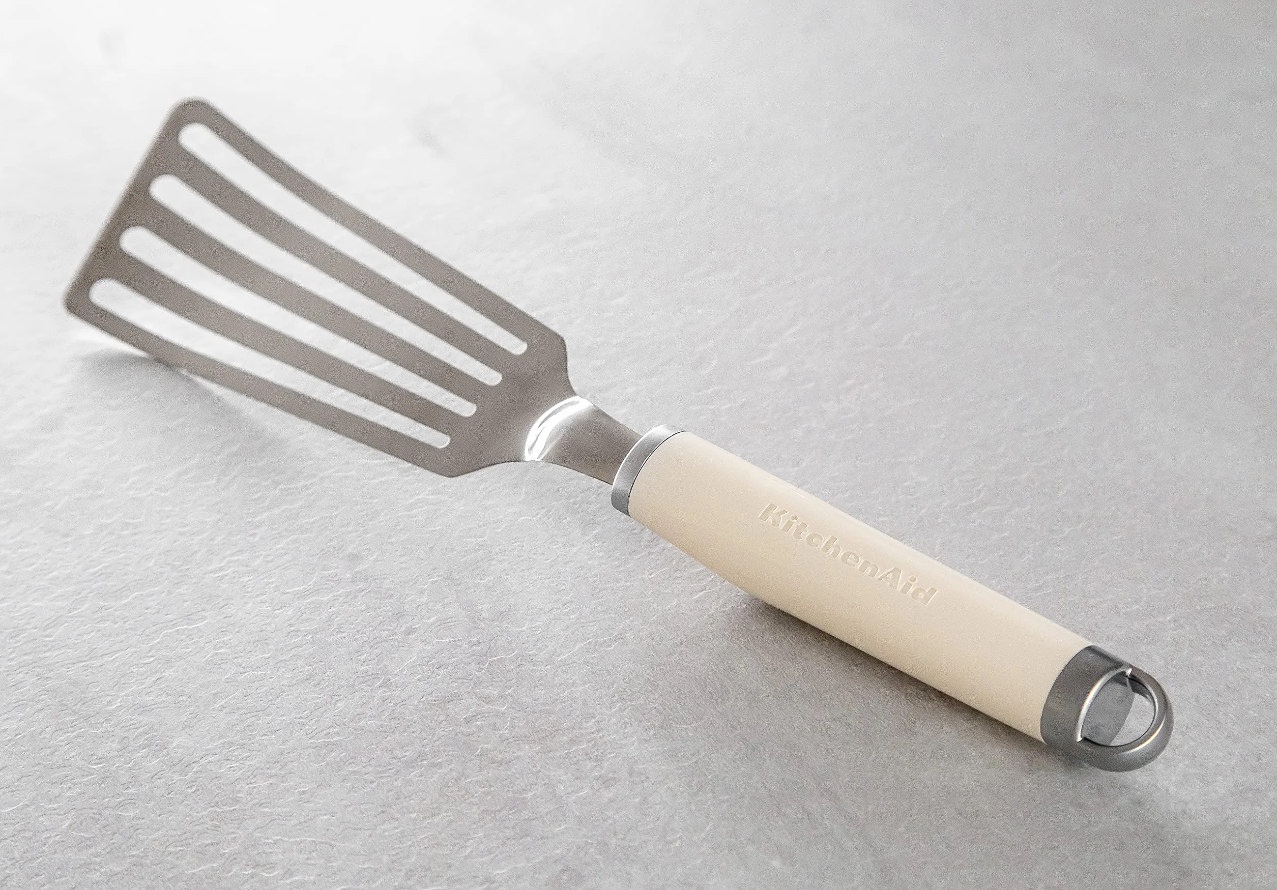 KitchenAid Paletta da Cucina Forata in Acciaio Inossidabile – Color Crema