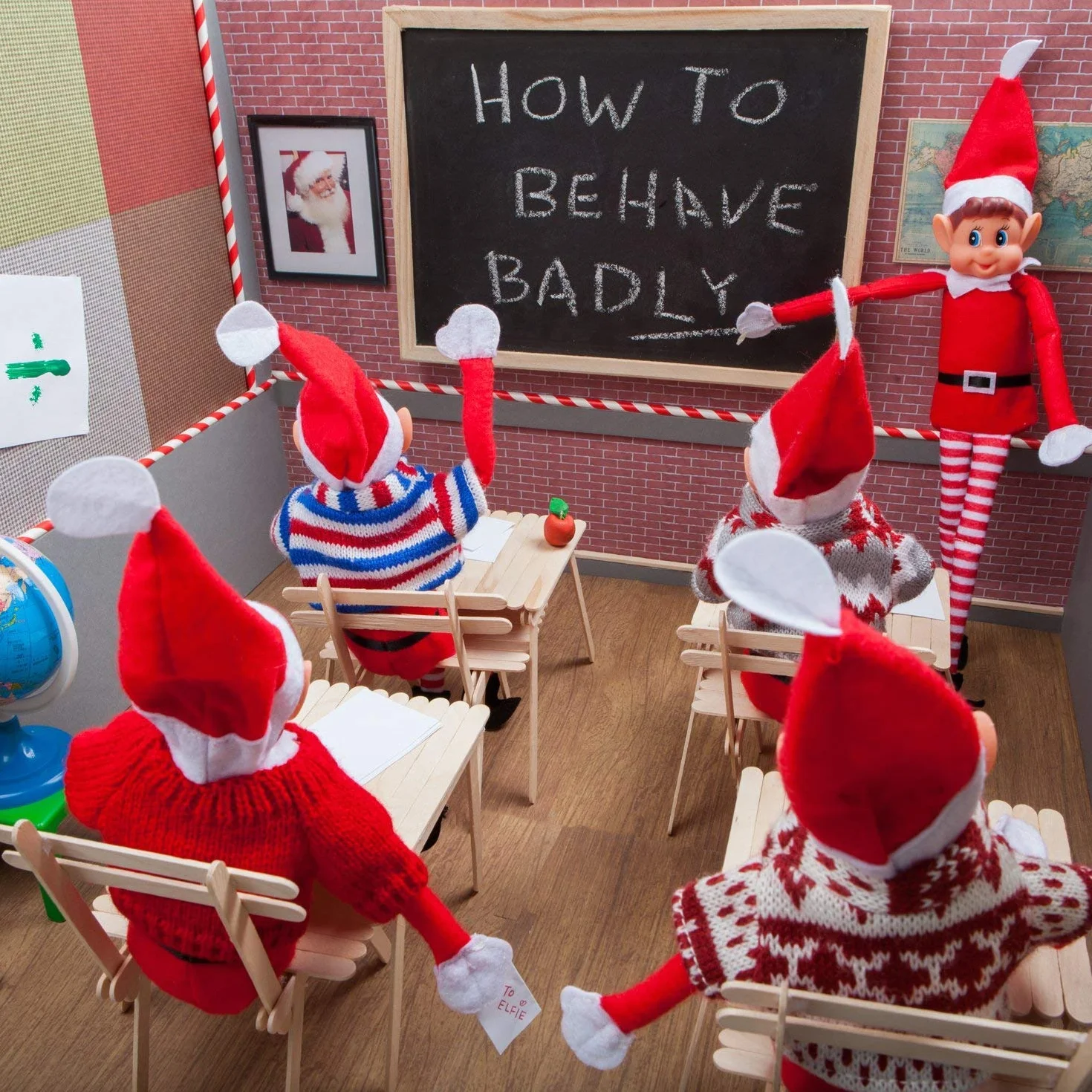Set di 2 elfi natalizi giocosi con corpo morbido, viso in vinile, impugnatura in velcro per Natale
