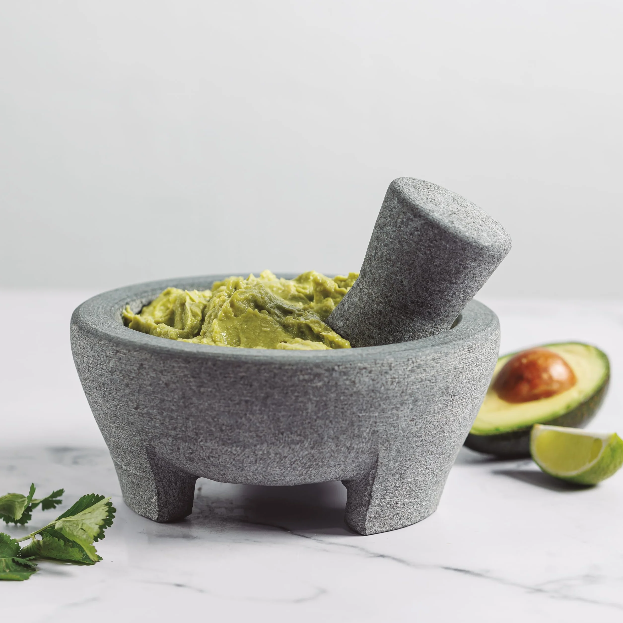 Lacor - 60515 - Mortaio Molcajete in Granito Naturale, Ø 20 cm, 850 ml, Mortaio da Cucina con Pestello in Granito, Ideale per Guacamole, Salse e Spezie, Resistente e Durevole, Grigio Scuro