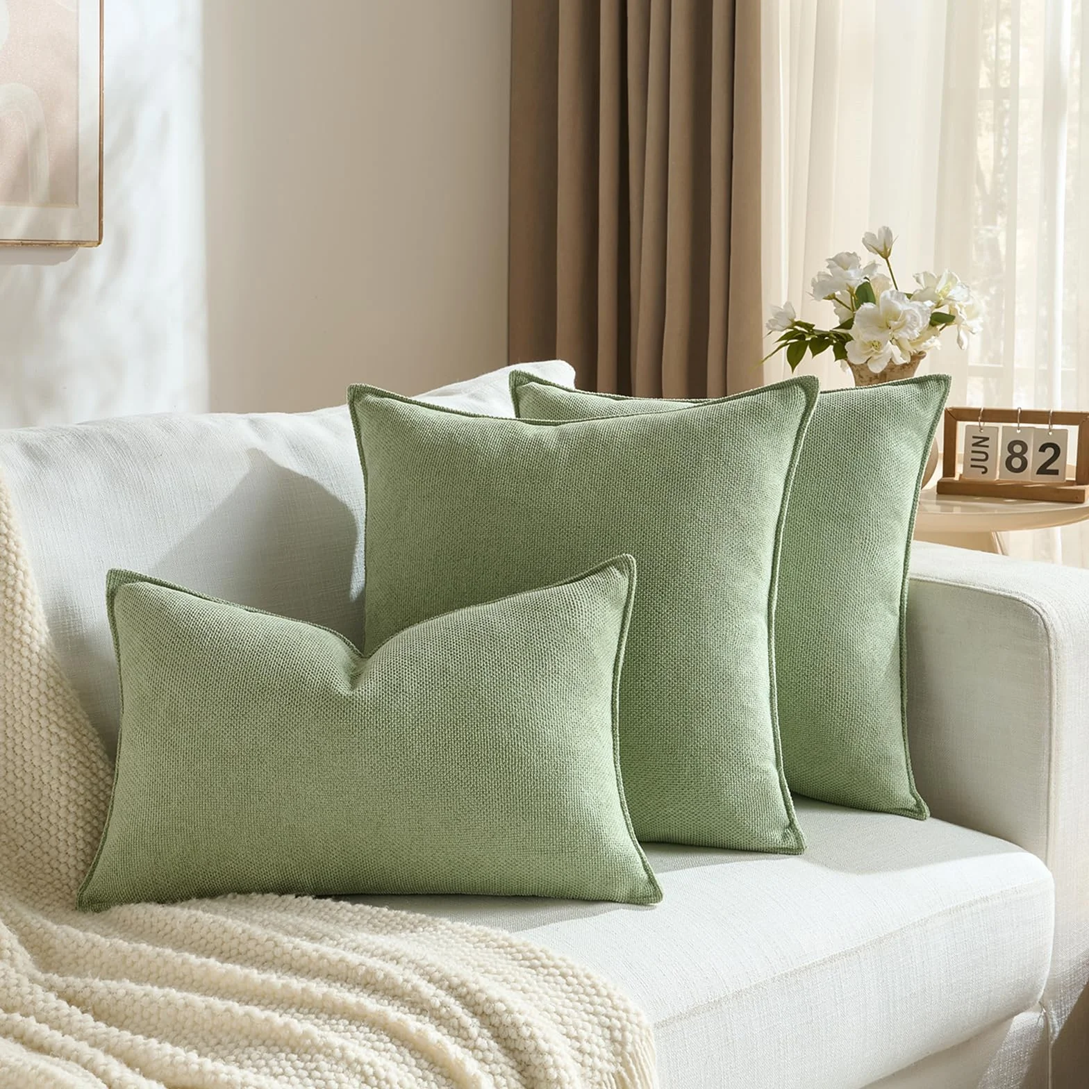Set di 2 federe Verde Chiaro 40×40 cm con decorazioni moderne Design monocromatico e neutro con bordino Design unico Adatto per camera da letto, soggiorno, divano letto e arredamento