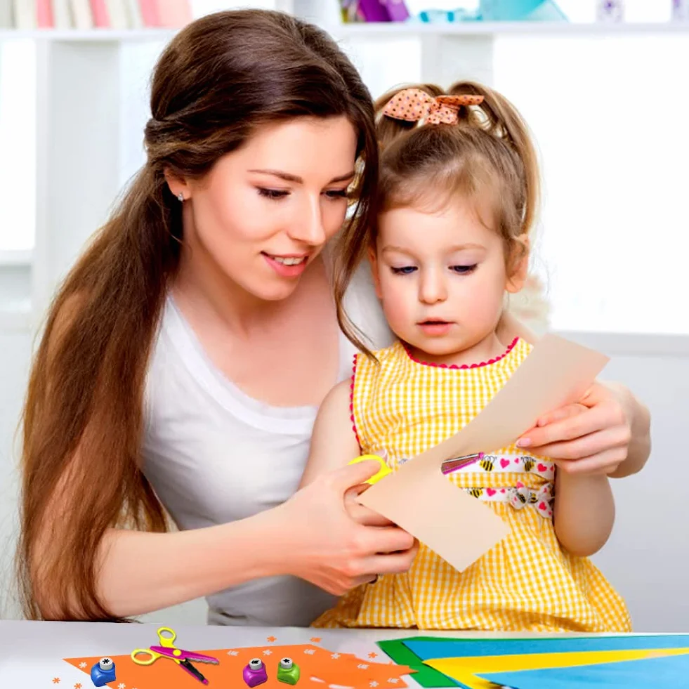 Forbici per Bambini 6pcs Set Sicurezza con Perforatrice Decorativa 8pcs Bricolage Creativo