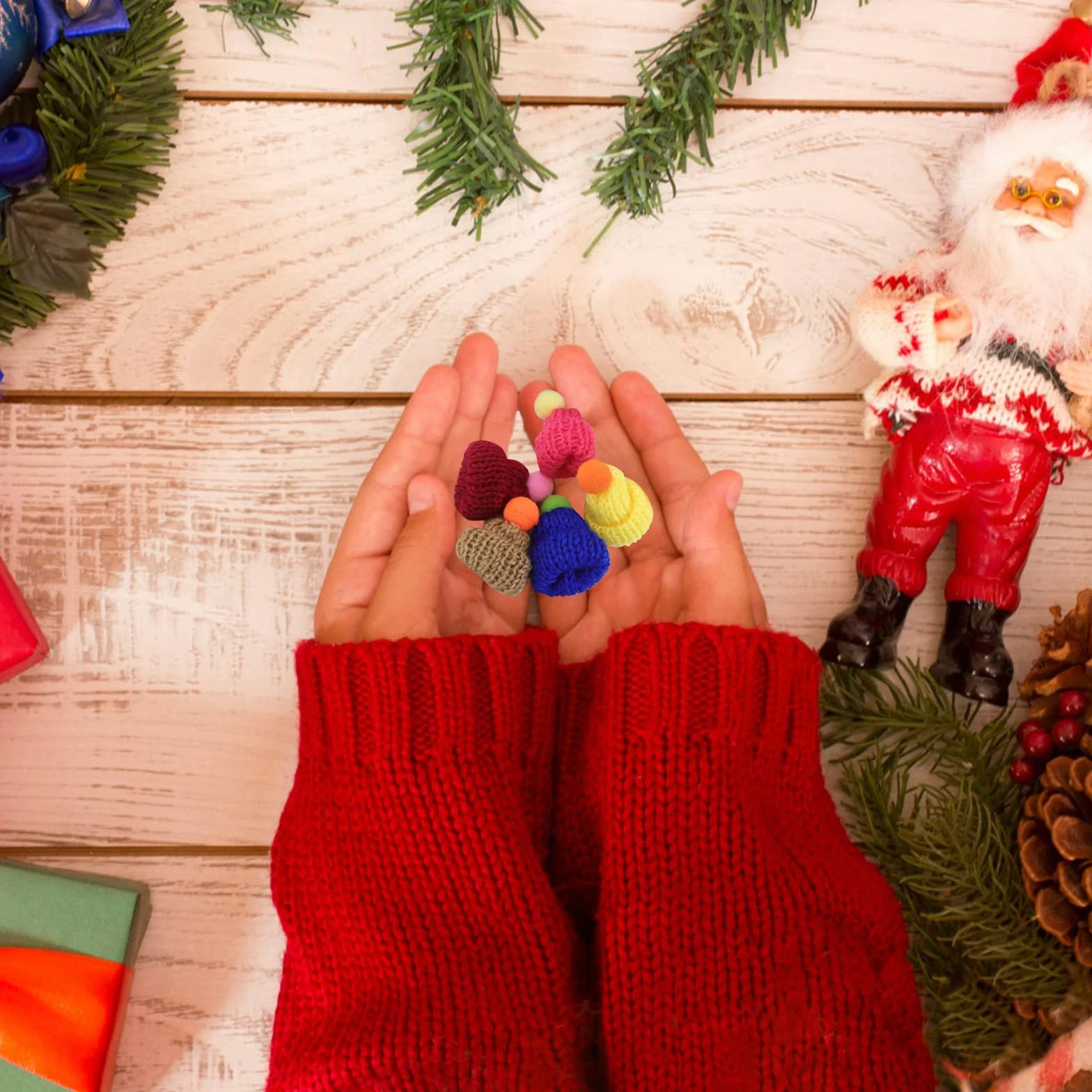 100 mini berretto lavorato a maglia per fai da te, mini berretto di lana per bambole, cappello di Natale, piccola bottiglia di vino, topper per il fai da te, artigianato, decorazioni natalizie