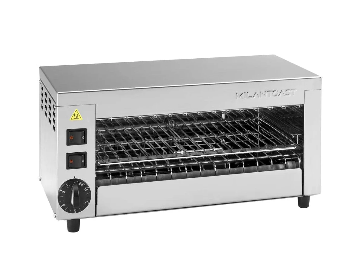 fornetto professionale singolo con 3 posti e 3 pinze per sandwich e toast con elementi riscaldanti in quarzo che permettono il riscaldamento istantaneo. Funzioni multiuso: cuocere, tostare, grigliare