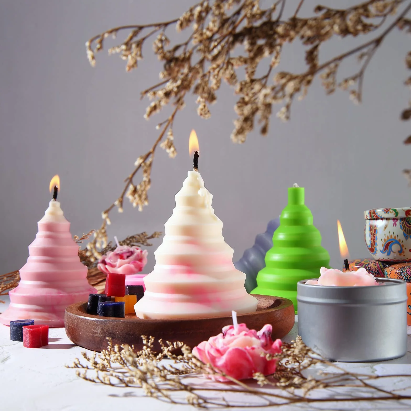 Giftpot Kit per Fabbricazione Candele, DIY Set Regalo 480g cera d'api, 8 Crogiolo, 4 Oli Essenziali, 50 Stoppini, 2 Stampi