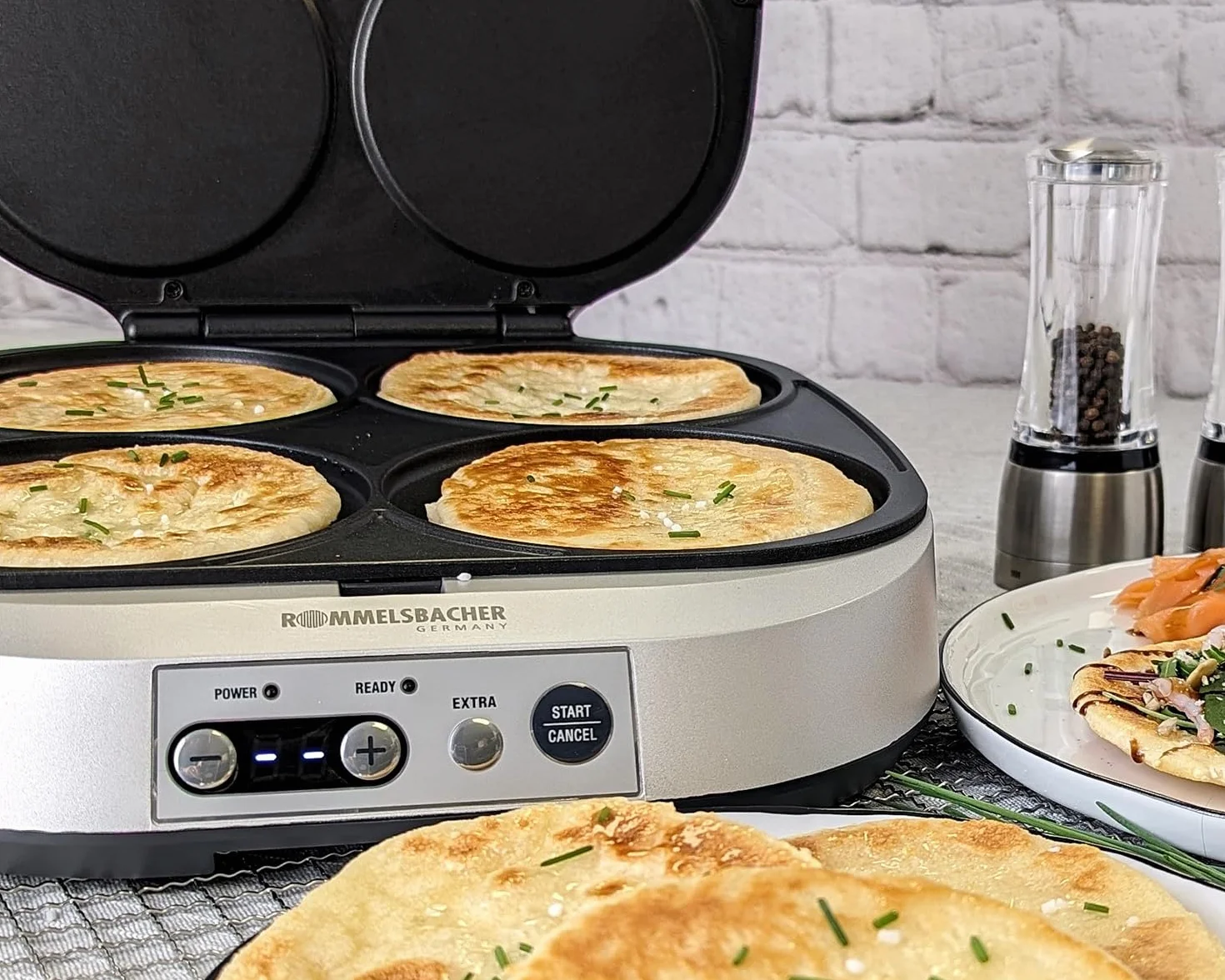 ROMMELSBACHER Pancake Maker PC 1800, 1800W, 4 piastre 13,5 cm, antiaderente, timer 15 min, spegnimento automatico, argento