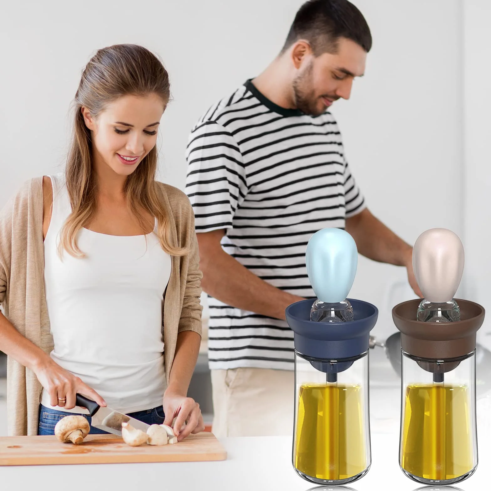 Bottiglia di olio con Pennello in Silicone, Dosatore Olio Cucina, Dispenser per Liquido con Spazzola (Marrone)