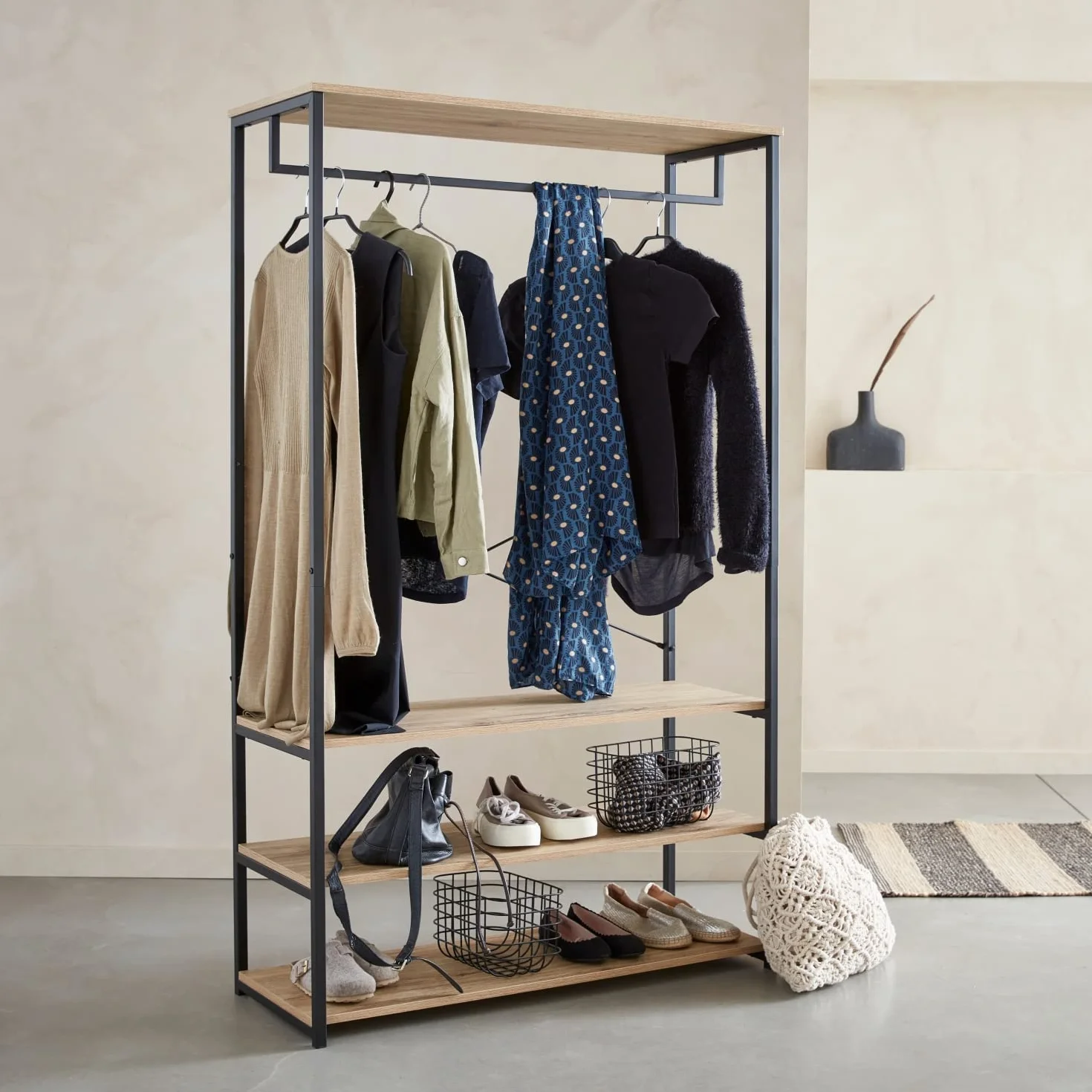 Spogliatoio, guardaroba, arredamento in metallo nero e legno, soppalco, 3 ripiani, un binario per armadio L 100 x L 40 x H 167cm