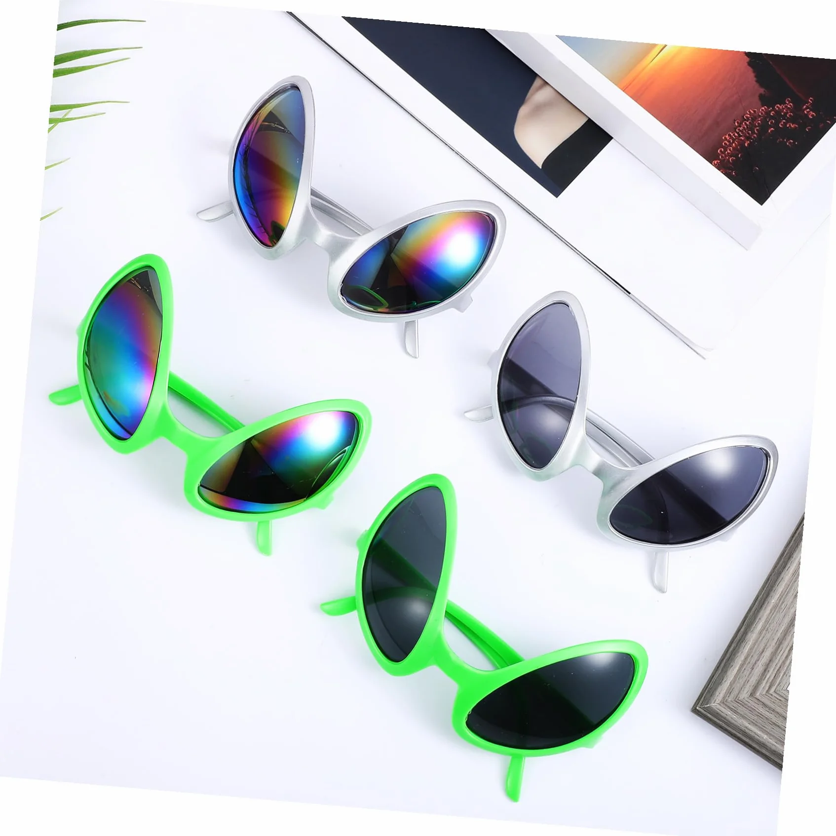 TEHAUX 4 Pezzi Occhiali da Sole Alieno Decorativi in Abs per Feste e Raduni di Amici, Accessori Divertenti e Photo Props per Teenager e Uomini