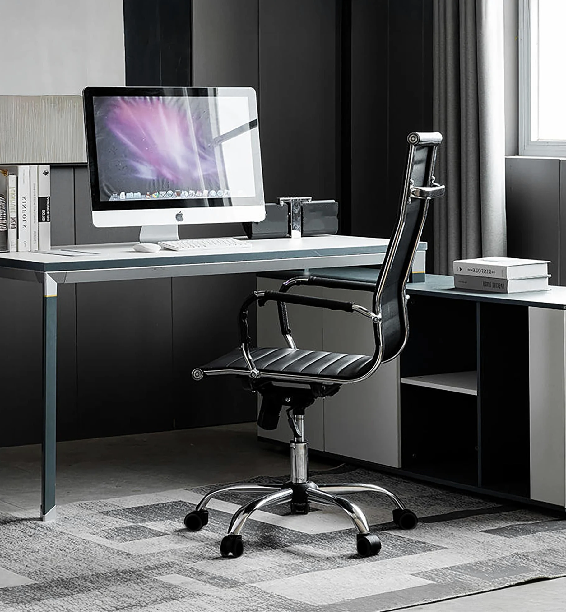 IlGruppone Sedia da Ufficio Elegante Poltrona Direzionale Base Cromata Ruote SilenzioneErgonomica Design Moderno Colore Nero Rivestimento Ecopelle