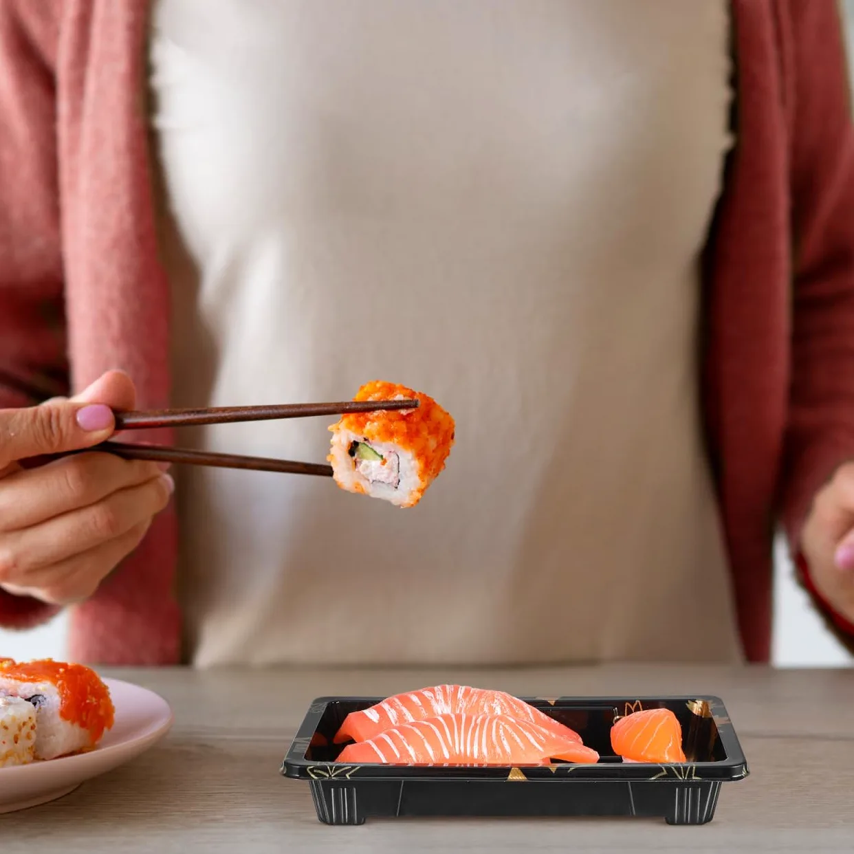 DOITOOL 50 contenitori usa e getta per sushi, per preparare i pasti, contenitori usa e getta, con coperchio, contenitori per alimenti per cucina, ristorante