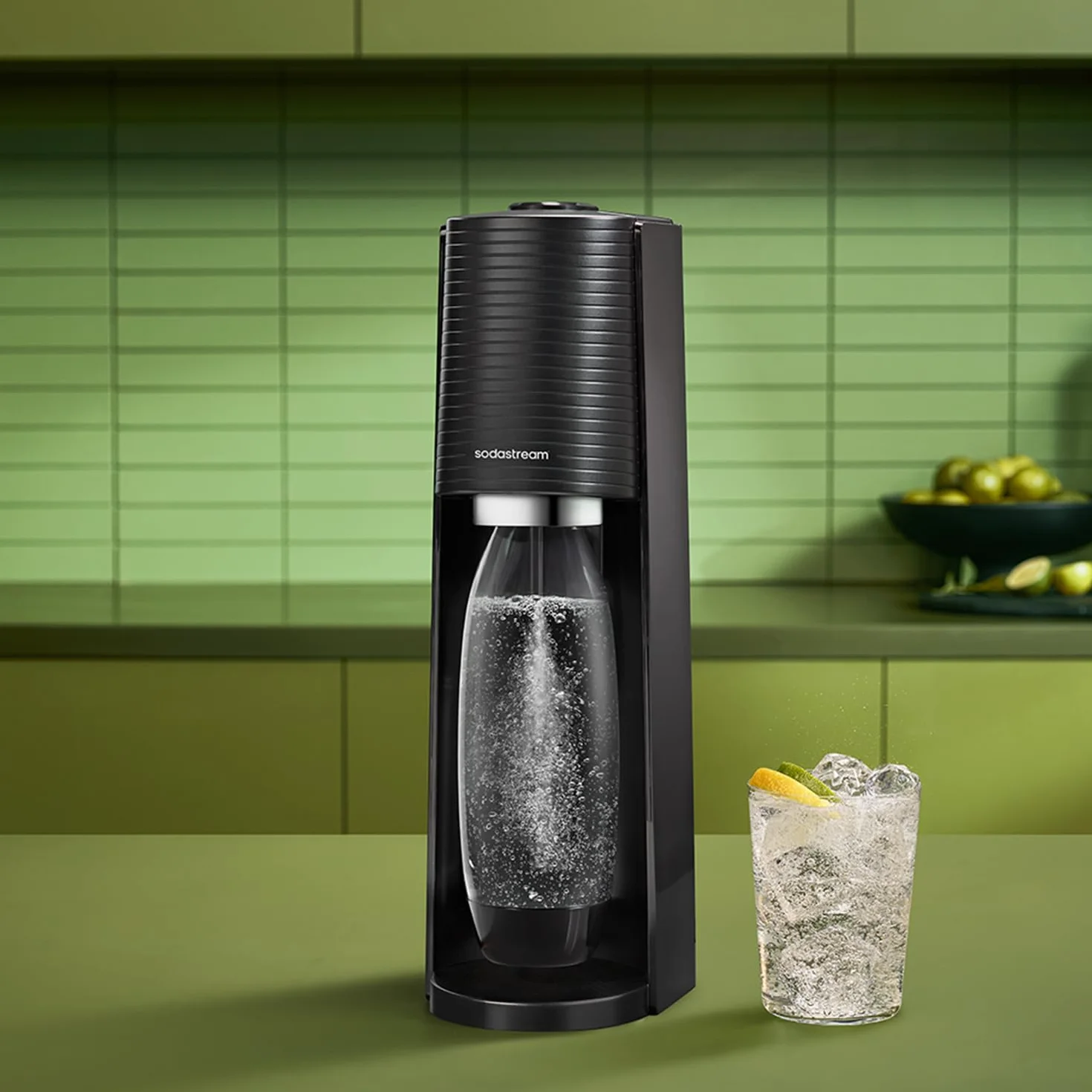 SodaStream Gasatore d’acqua Terra Nero, cilindro CO2, 60 L, 3 bottiglie 1 L