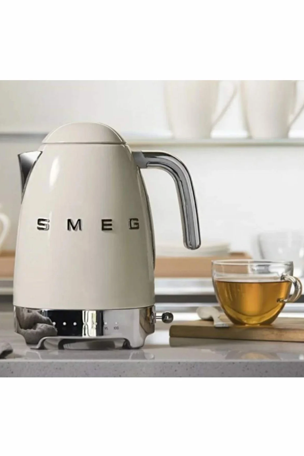 Smeg, Bollitore Temperatura Variabile KLF04WHEU 1,7L, Più Livelli di Temperatura, Filtro Anticalcare Lavabile, Autospegnimento Sicurezza, Indicatore Livello Acqua, Avvolgicavo, Potenza 2400W, Bianco