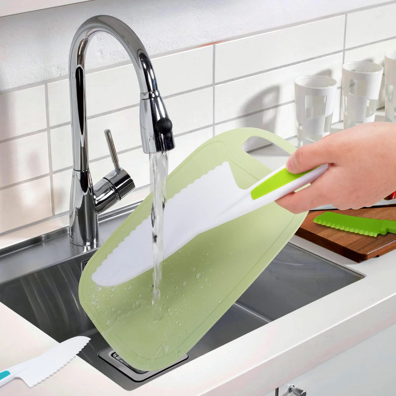 Set di 8 coltelli da cucina per bambini, per tagliare e cucinare, frutta o verdura, incluso coltello in legno, tagliere e pelapatate, coccodrillo