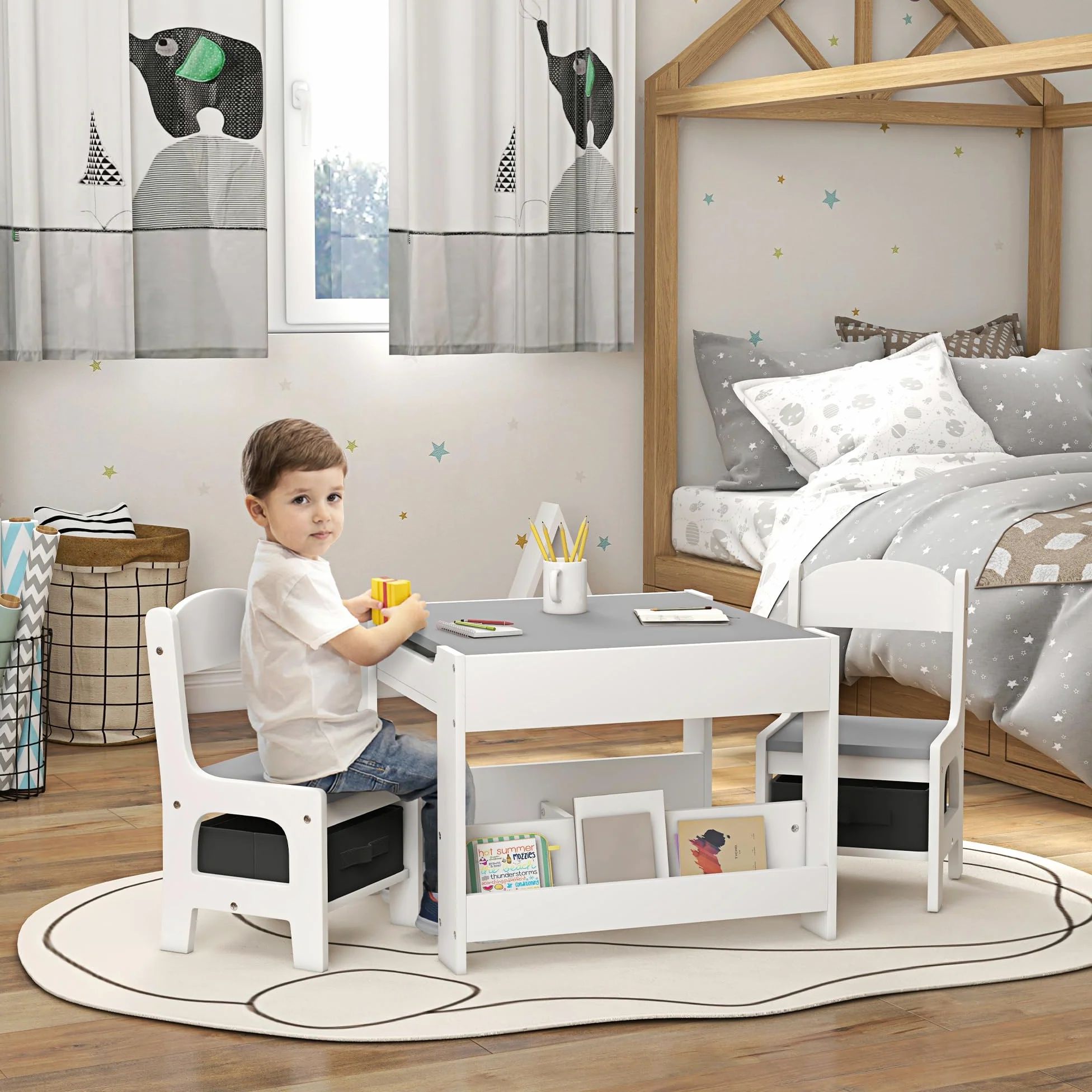 HOMCOM Set Tavolino per Bambini e 2 Sedie, Piano del Tavolo 3 in 1 con Lavagna, Contenitori e Vano Libreria, Grigio