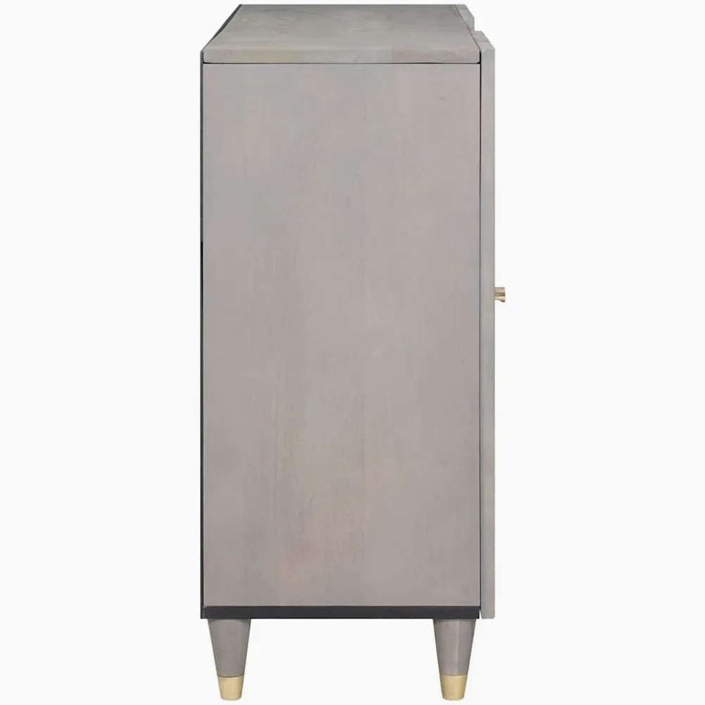 Credenza grigio e oro in legno massello mango 90 x 33 x 75 cm con pomelli in ottone e design serigrafato, vano portaoggetti con 2 ante a cerniera per soggiorno, media, hifi e stoccaggio