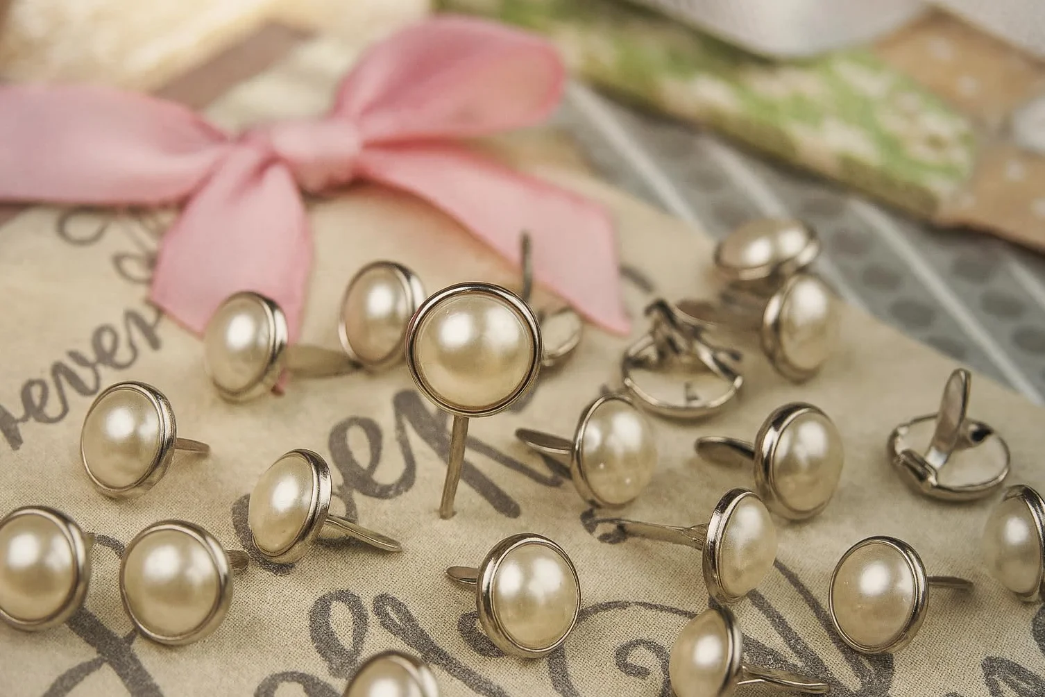 Chiodi per artigianato e scrapbooking Round Pearl Brads 8 mm avorio chiaro x confezione da circa 100 (BR1)