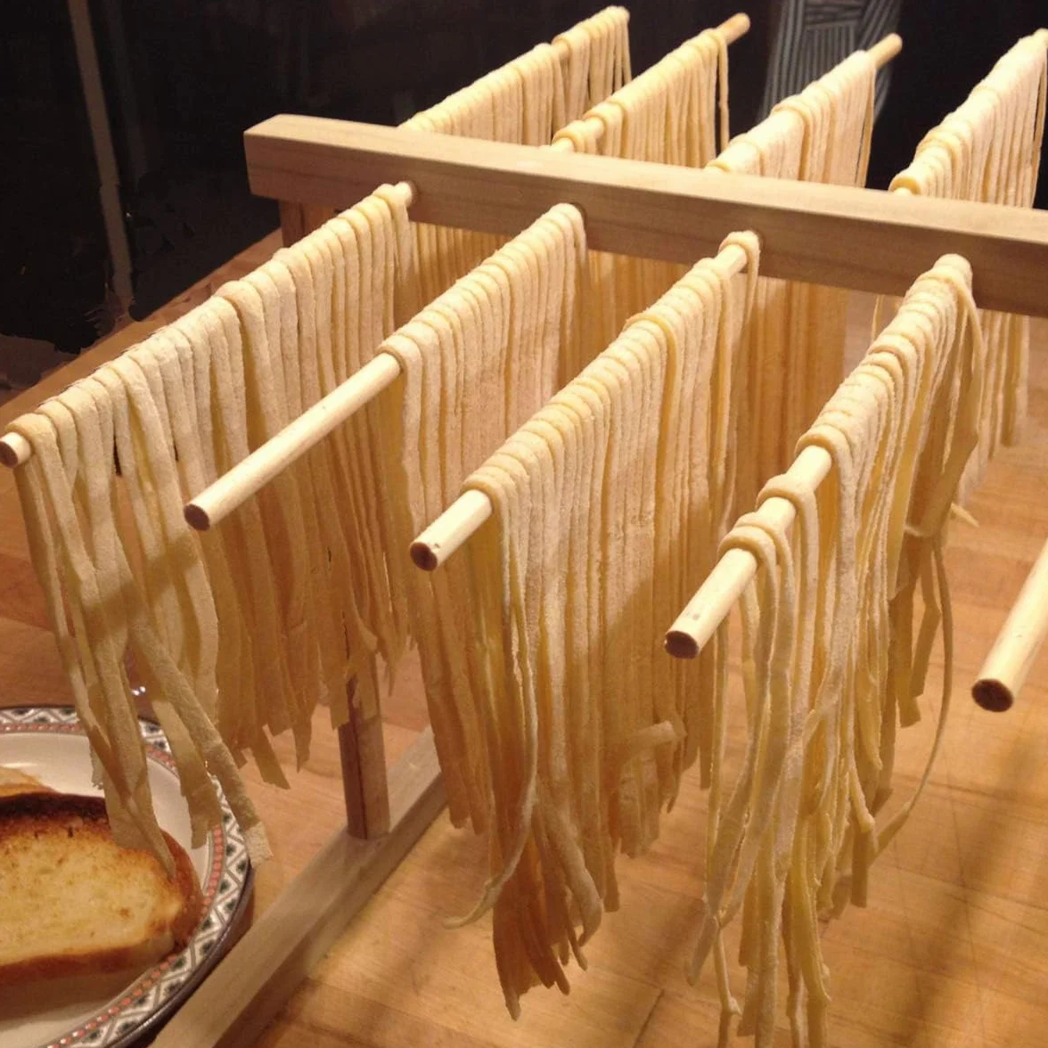 Stendino per Spaghetti,Stendino Pieghevole per Pasta,Essiccatore di Spaghetti,Stendi Pasta Pieghevole per Pasta Fresca,8 Pioli Estensibili,Supporto per Spaghetti Linguine Lasagna