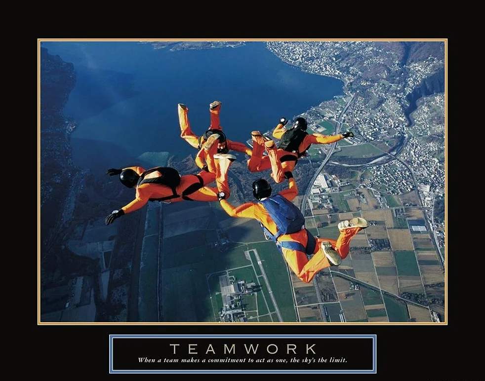 Sentirsi a casa TELA-TELA-Lavoro di squadra-Cielo-Divers-Frontline-Giochi-&-Sports-Fine Art-stampa-incorniciato-su-legno-barre-cm_22x27_in