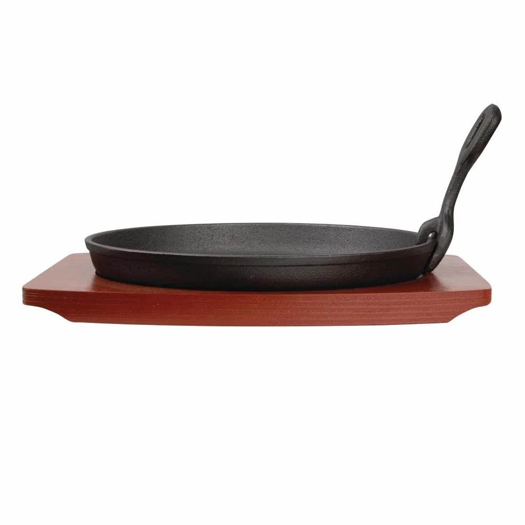 Olympia ghisa rotonda Sizzler con supporto in legno 220 mm piatto da portata