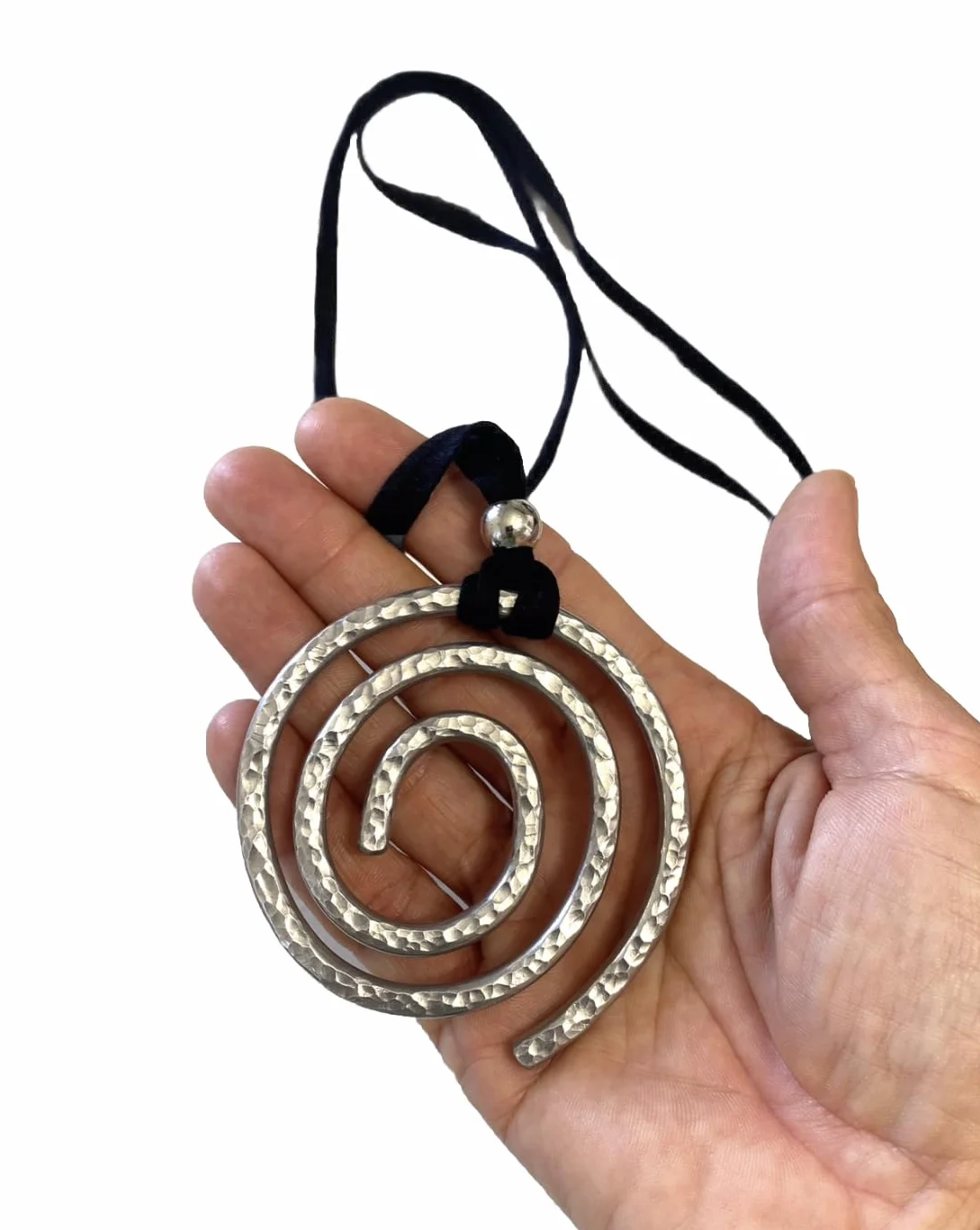 Generico Collana lunga in cotone con ciondolo a spirale in alluminio martellato