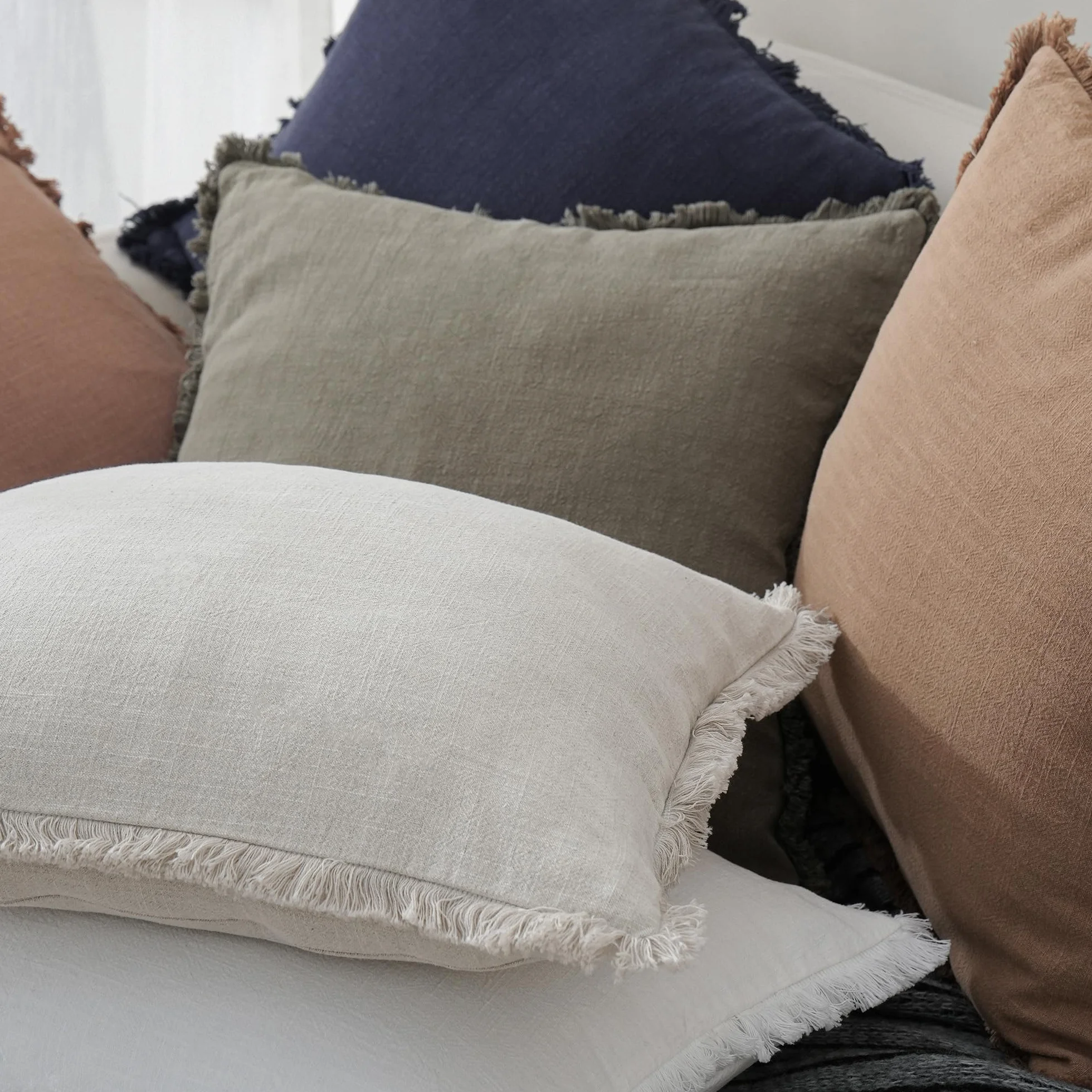 Foindtower Set di 2 federe decorative in lino con frange, accoglienti e bohémien, con nappe, morbide, per divano, letto, soggiorno, decorazione per la casa, 50 x 50 cm, beige