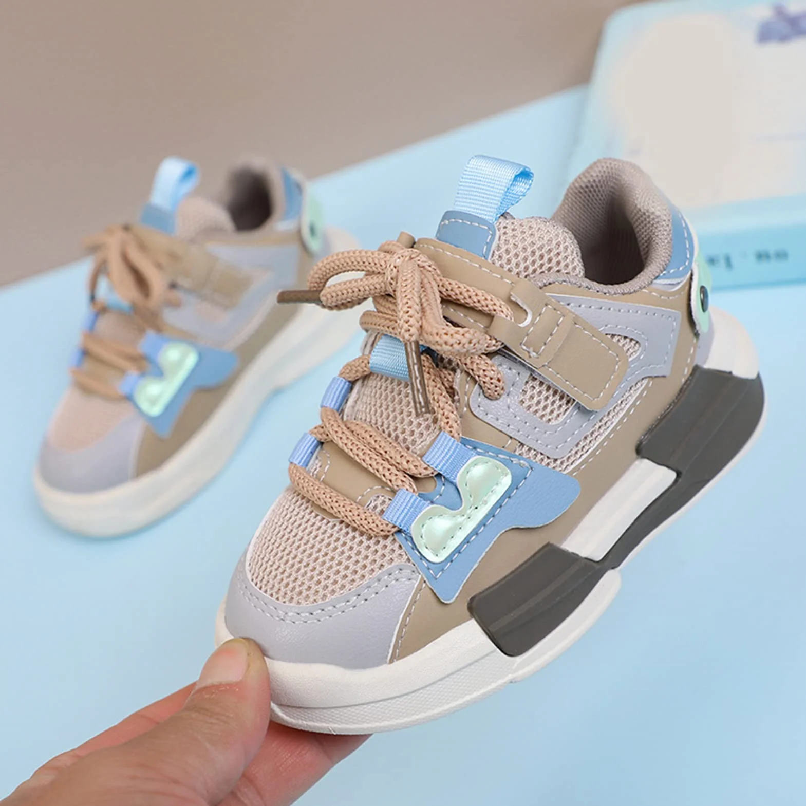 TOPINCN Scarpe Sportive per Bambini, Sneakers per Bambini Scarpe da Corsa per Bambini Scarpe da Ginnastica Atletiche Traspiranti Leggere Chiusure Ad Anello Scarpe Casual per Bambini