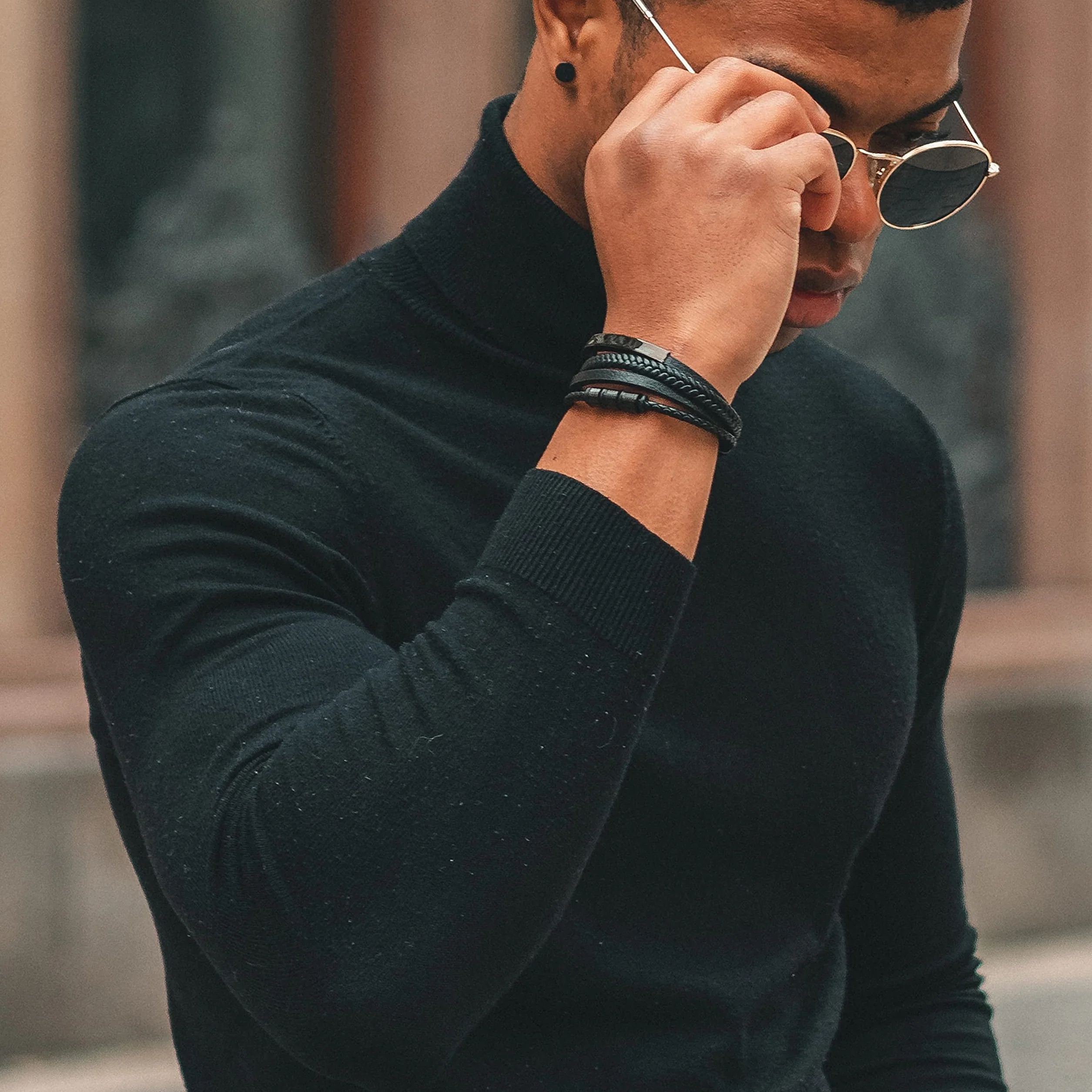 SERASAR Bracciale da uomo in pelle nero argento oro chiusura magnetica acciaio inox con scatola regalo