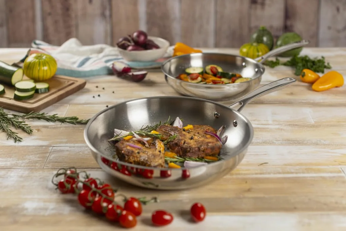 Kuhn Rikon Set di padelle da 24 cm e 28 cm, in acciaio inox non rivestito, con manici e finiture a specchio. Utilizzabile su qualsiasi piano cottura, compresi quelli a induzione e combustibile solido