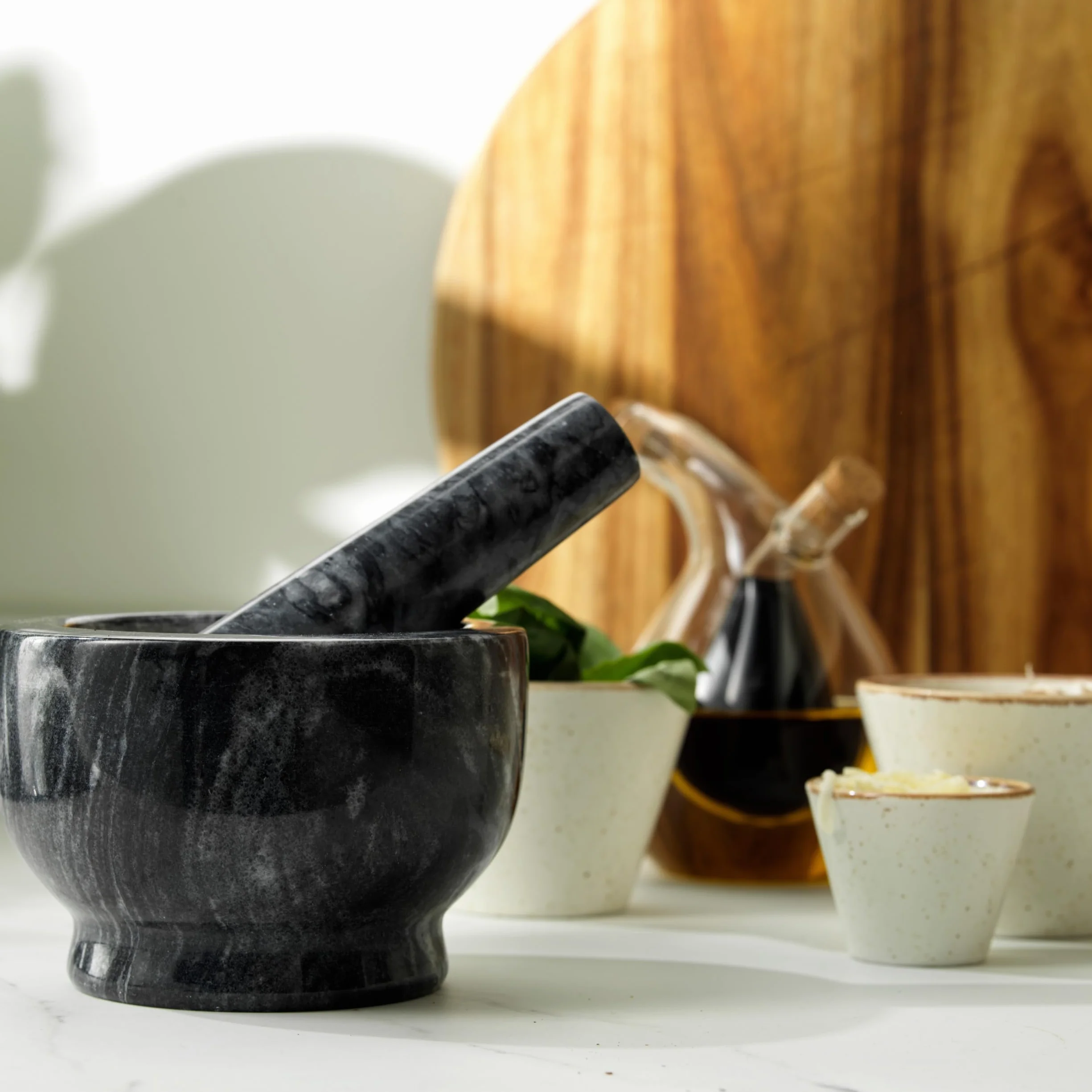 Salter BW11852EU7 Pestello e mortaio di marmo - Grind a mano erbe e spezie per pesto, lavaparabrezza, marinate, condimenti, tritatutto per spezie, frantumatore per erbe, utensile da cucina, nero