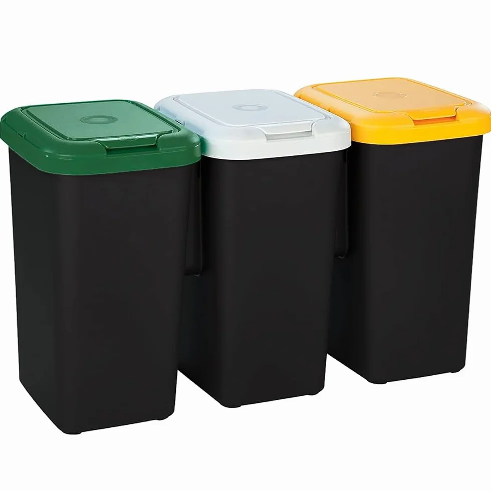 Set 3 Bidoni per il Riciclaggio 75 litri Totali 3x25 lt Struttura Unica in Plastica 78,5x32px47,4h cm Base Nera 3 Coperchi, Giallo, Bianco, Verde + Etichette Adesive per Differenziare
